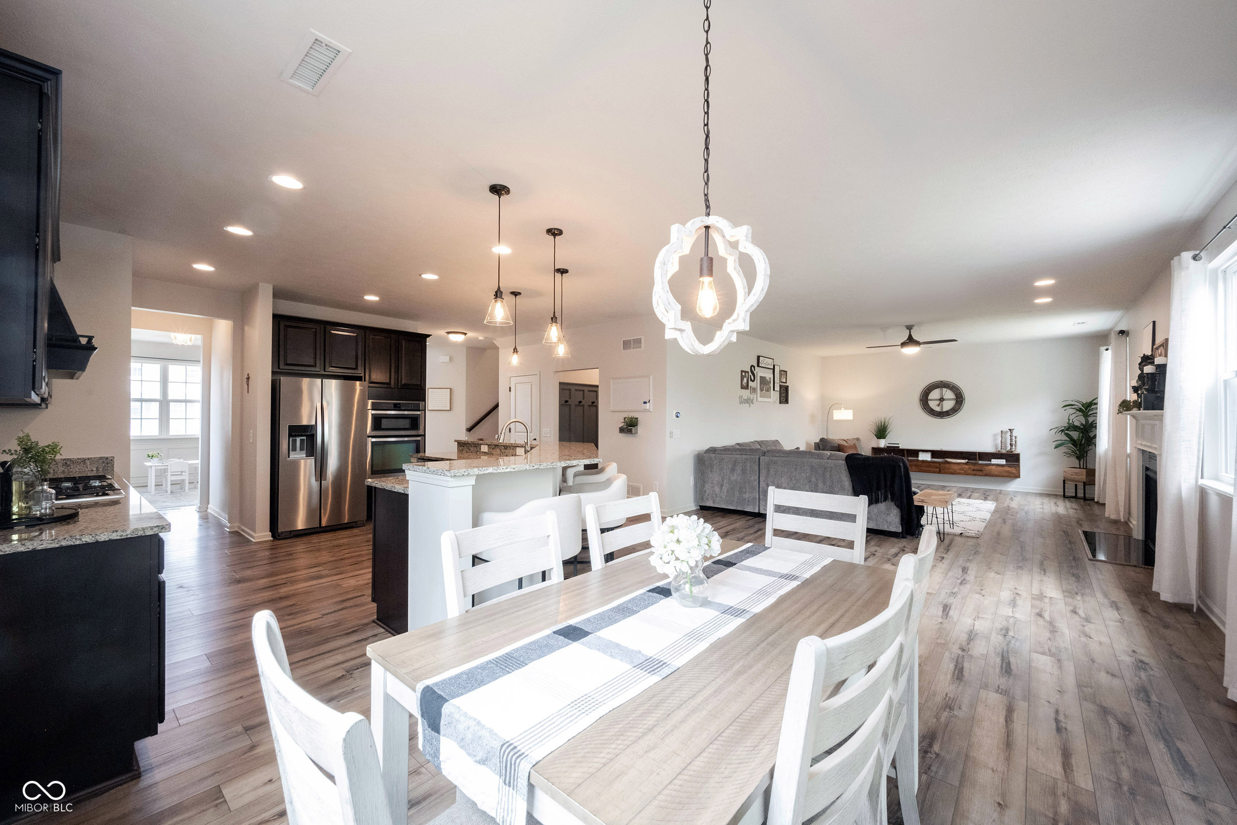 5824 W Commonview Drive