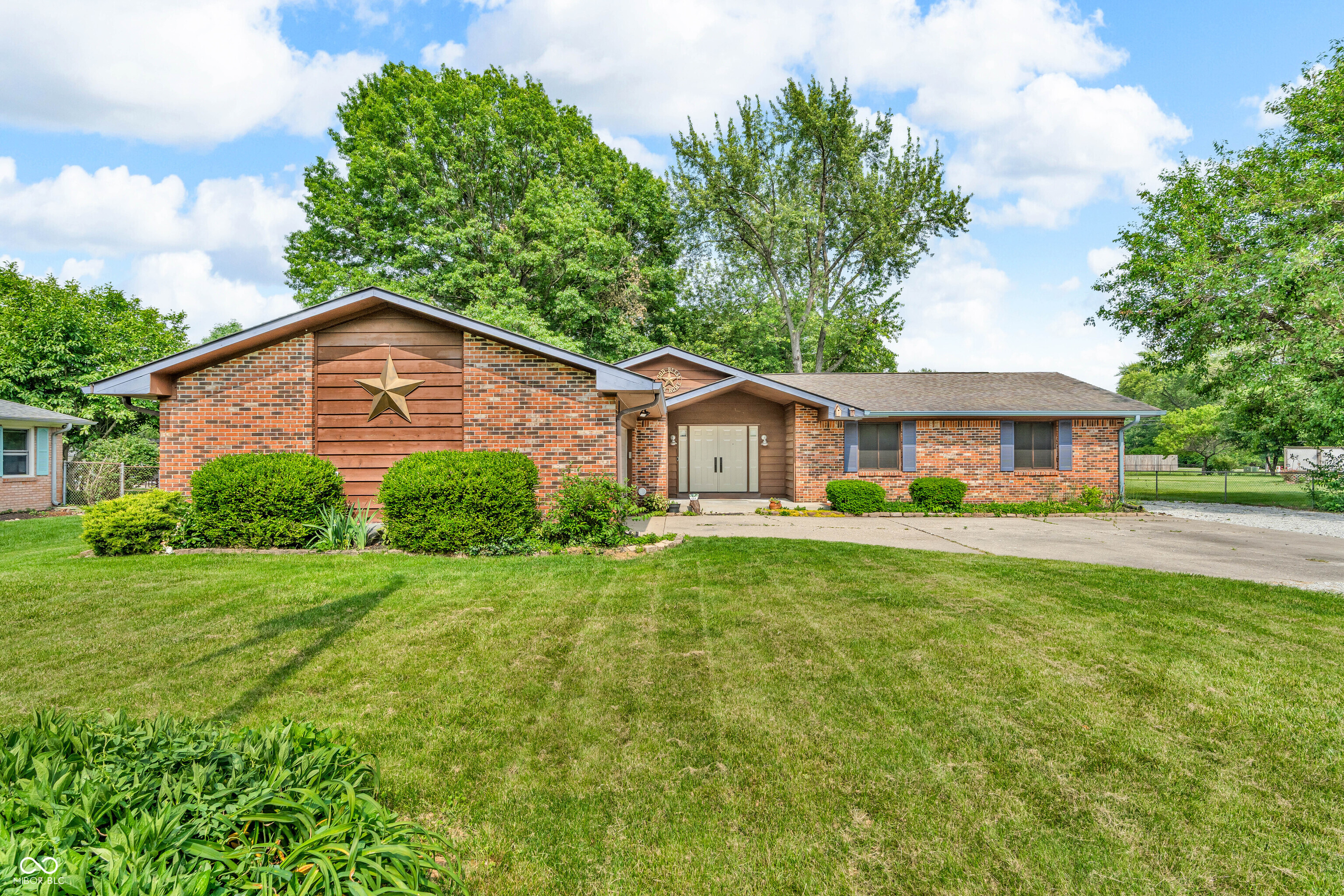 407 Woodland E Drive