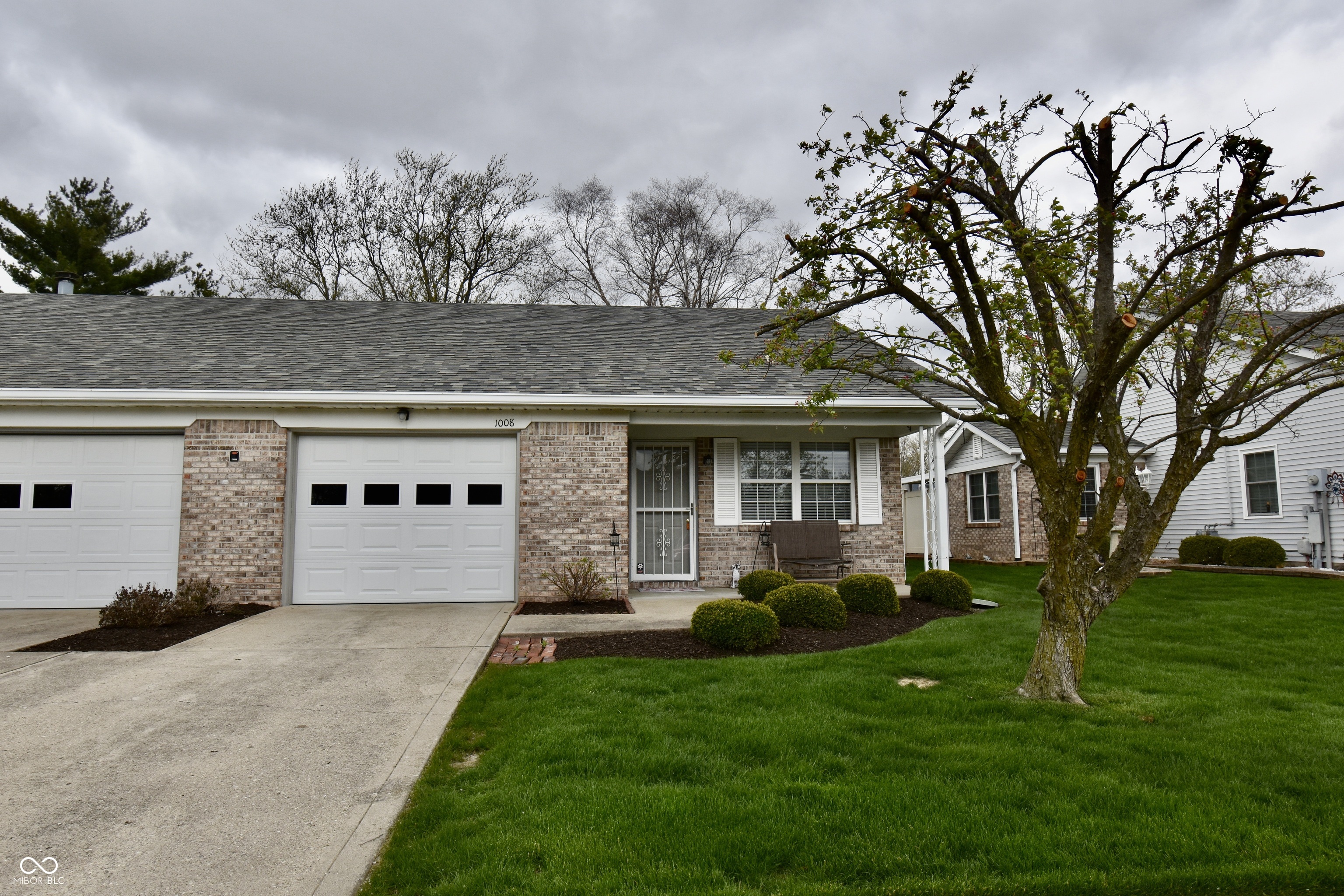 1008 E Apple Lake Drive