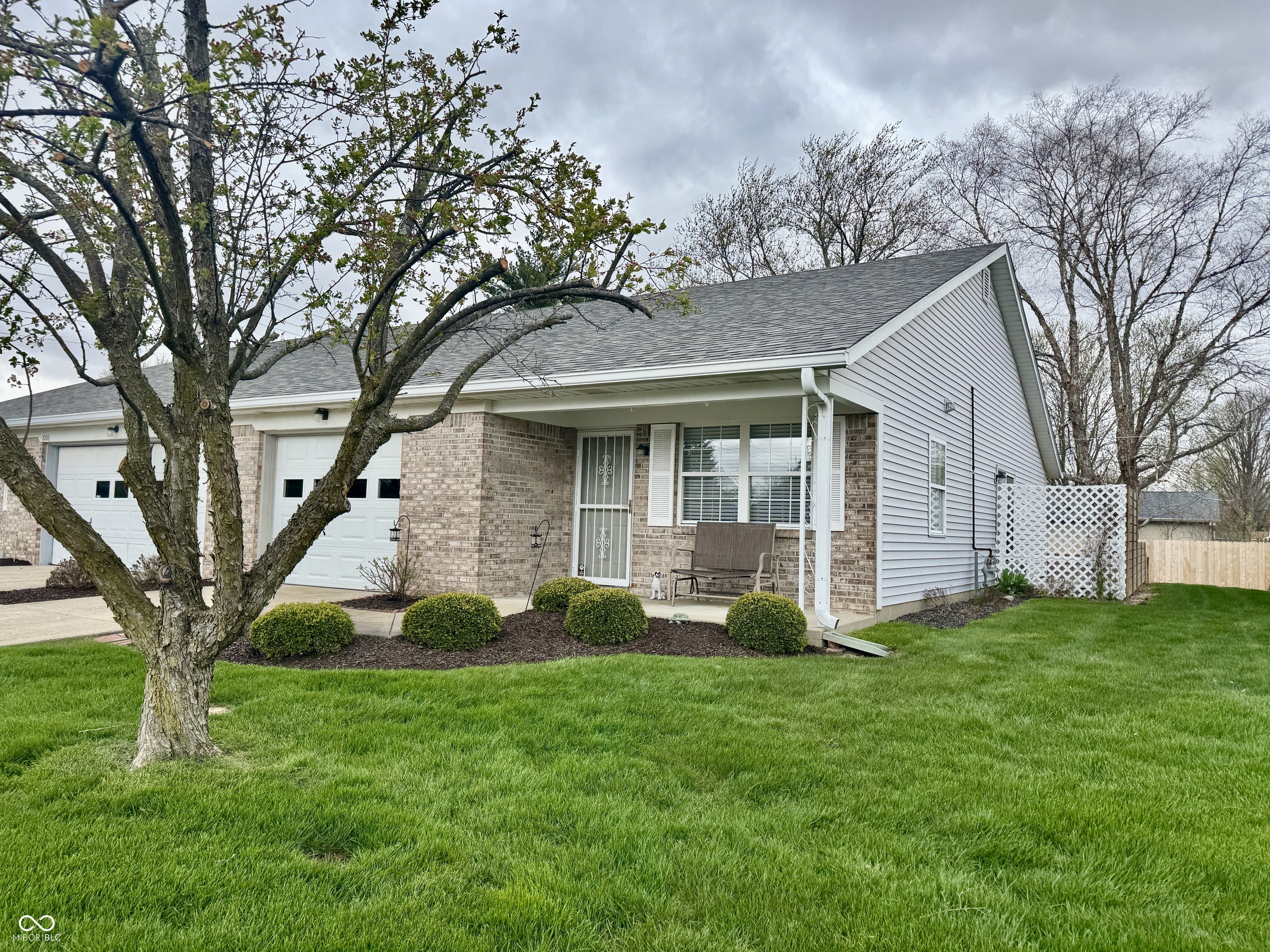 1008 E Apple Lake Drive