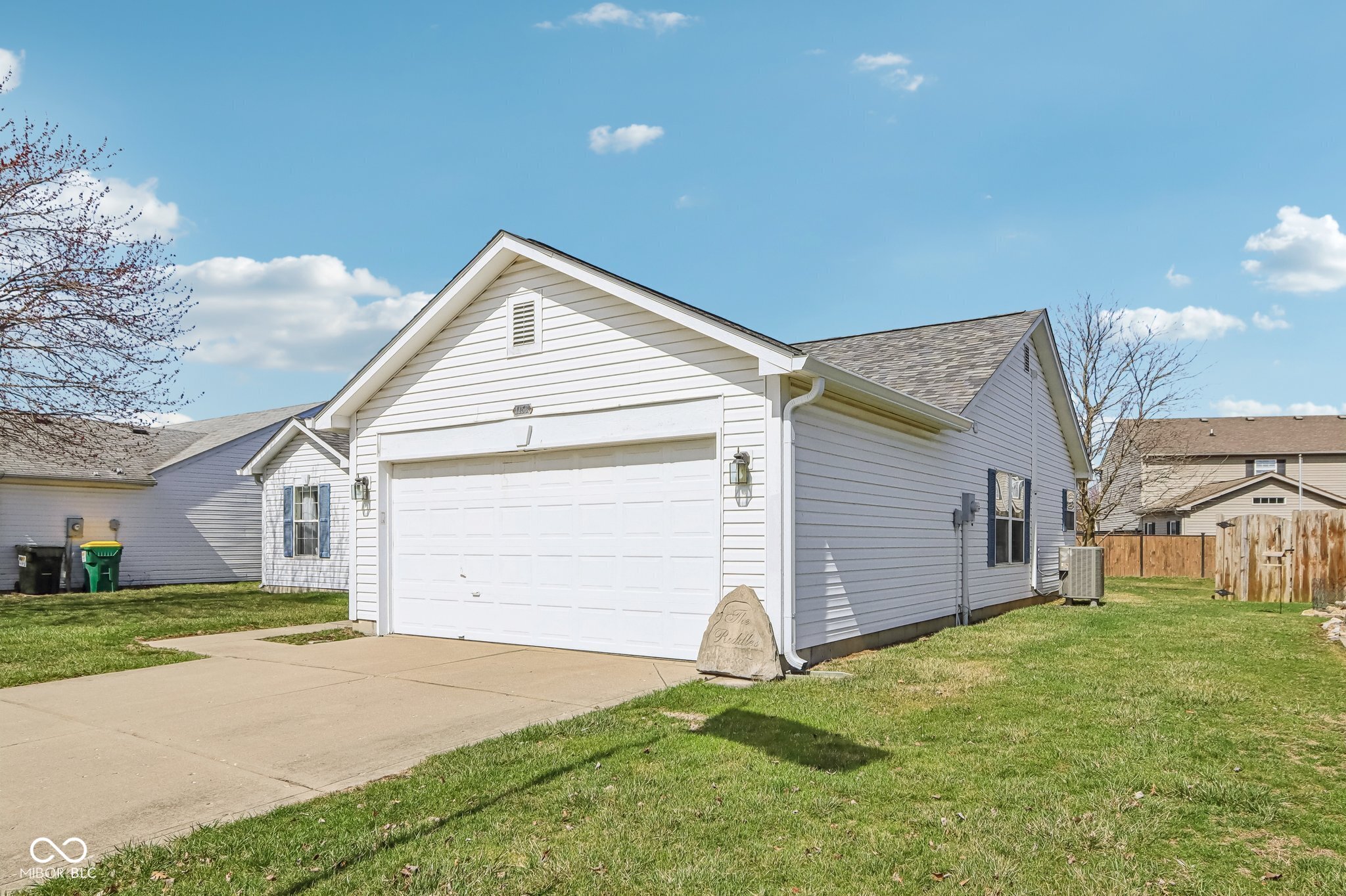 1156 E Mill Run Boulevard