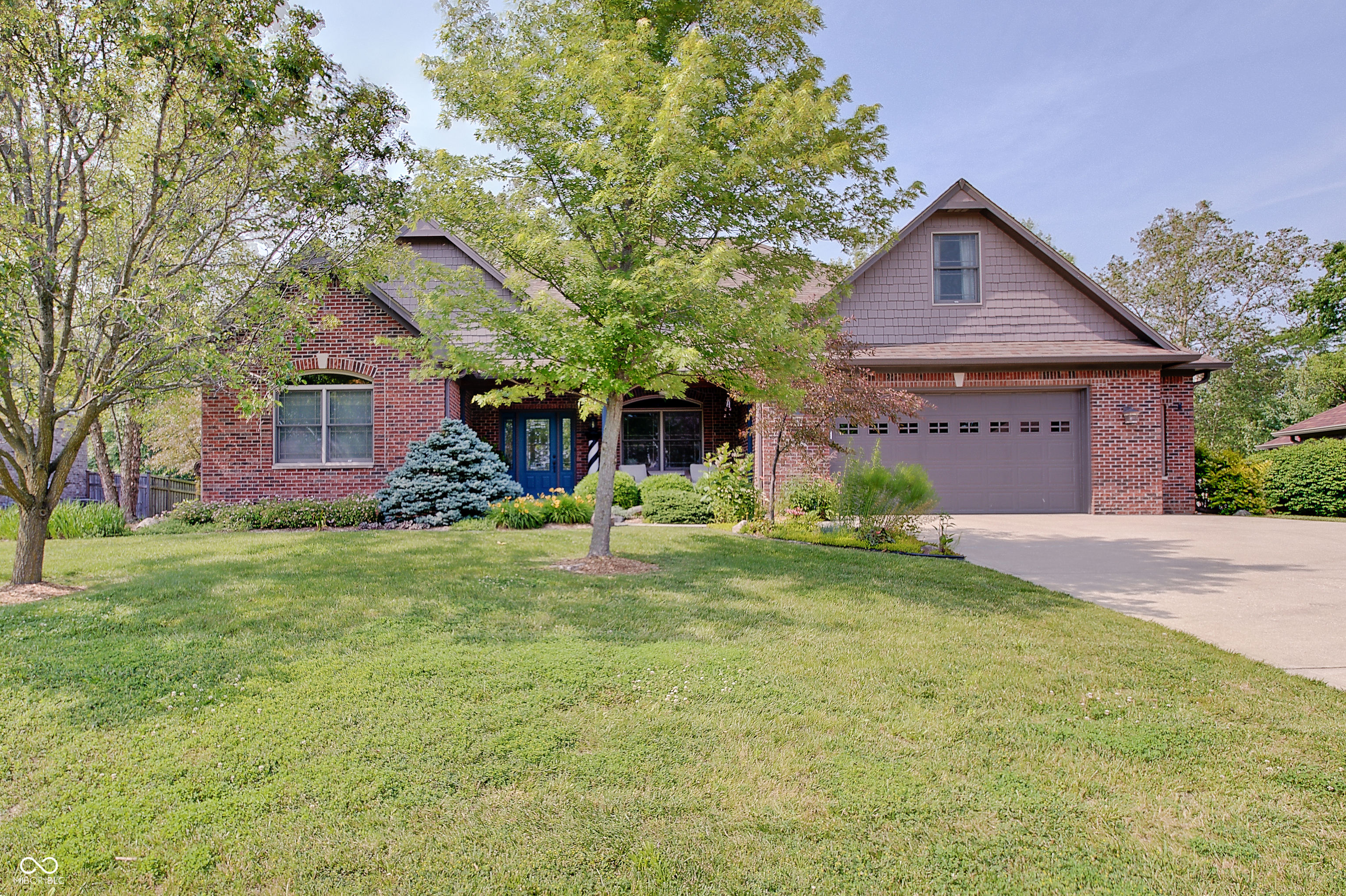 214 W Stoney Trail