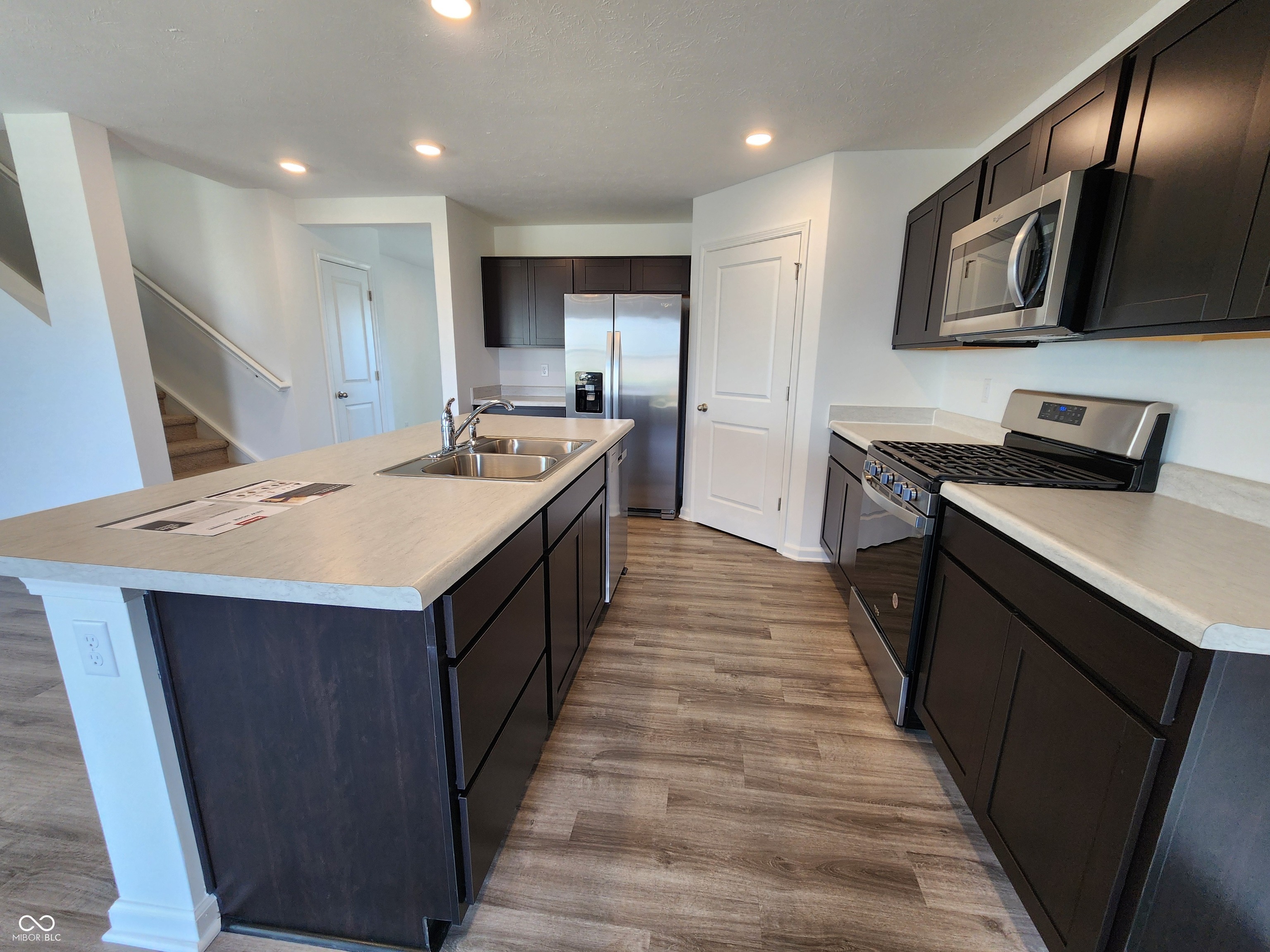3202 W Longbranch Drive
