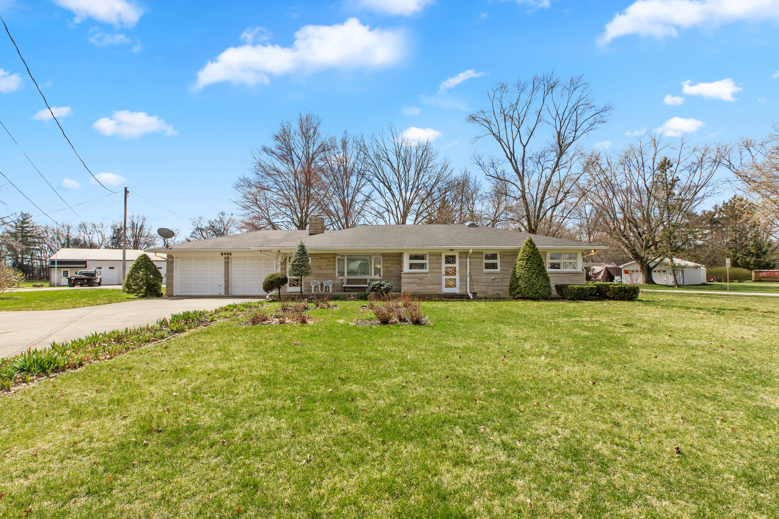 6495 E US Highway 136