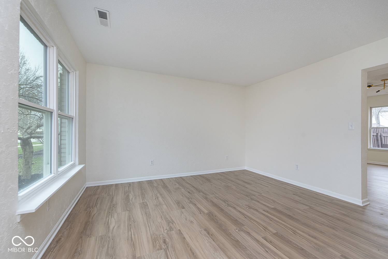 5869 Jamestown Square Lane