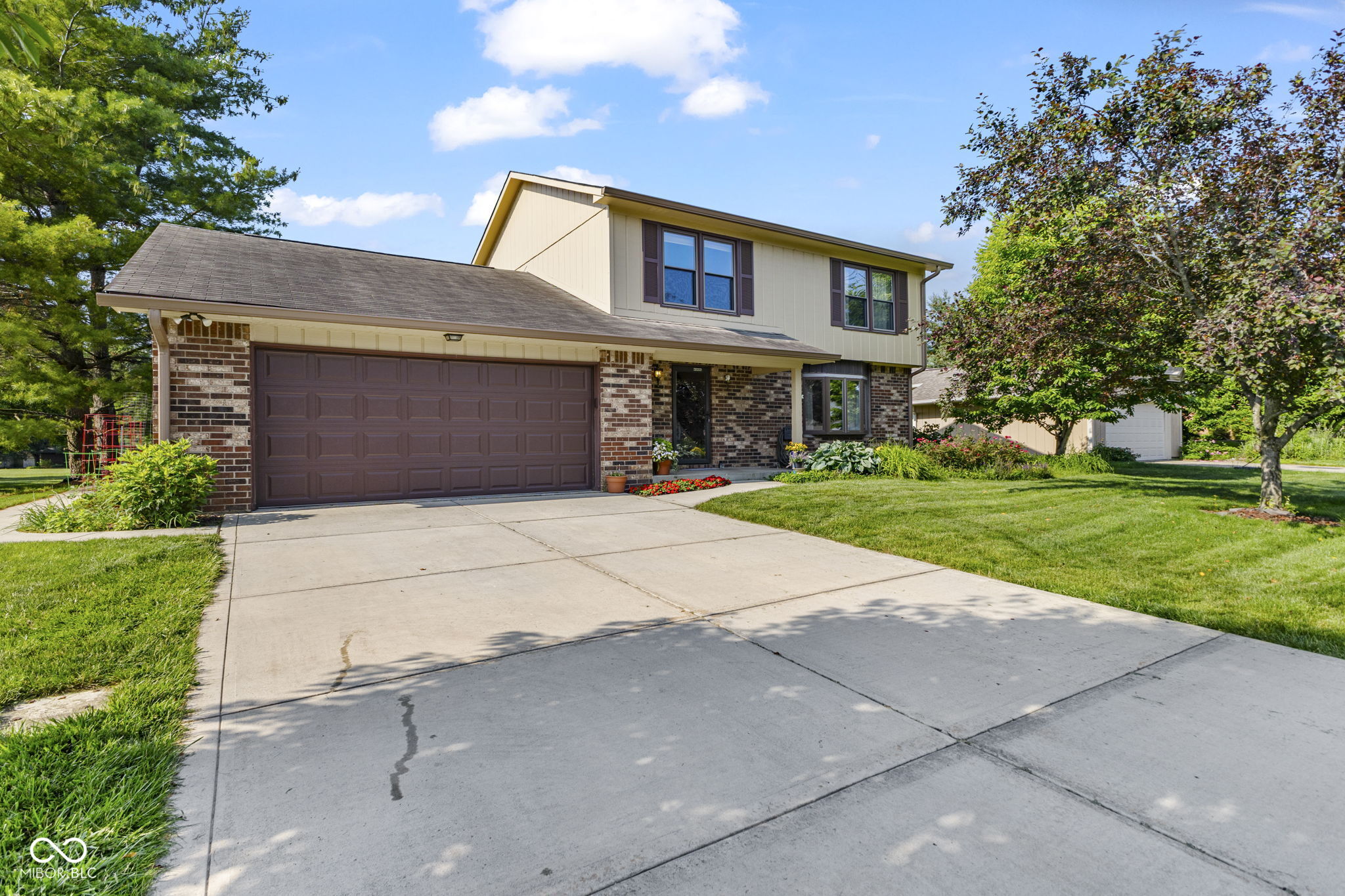 5325 Ridge Hill Way