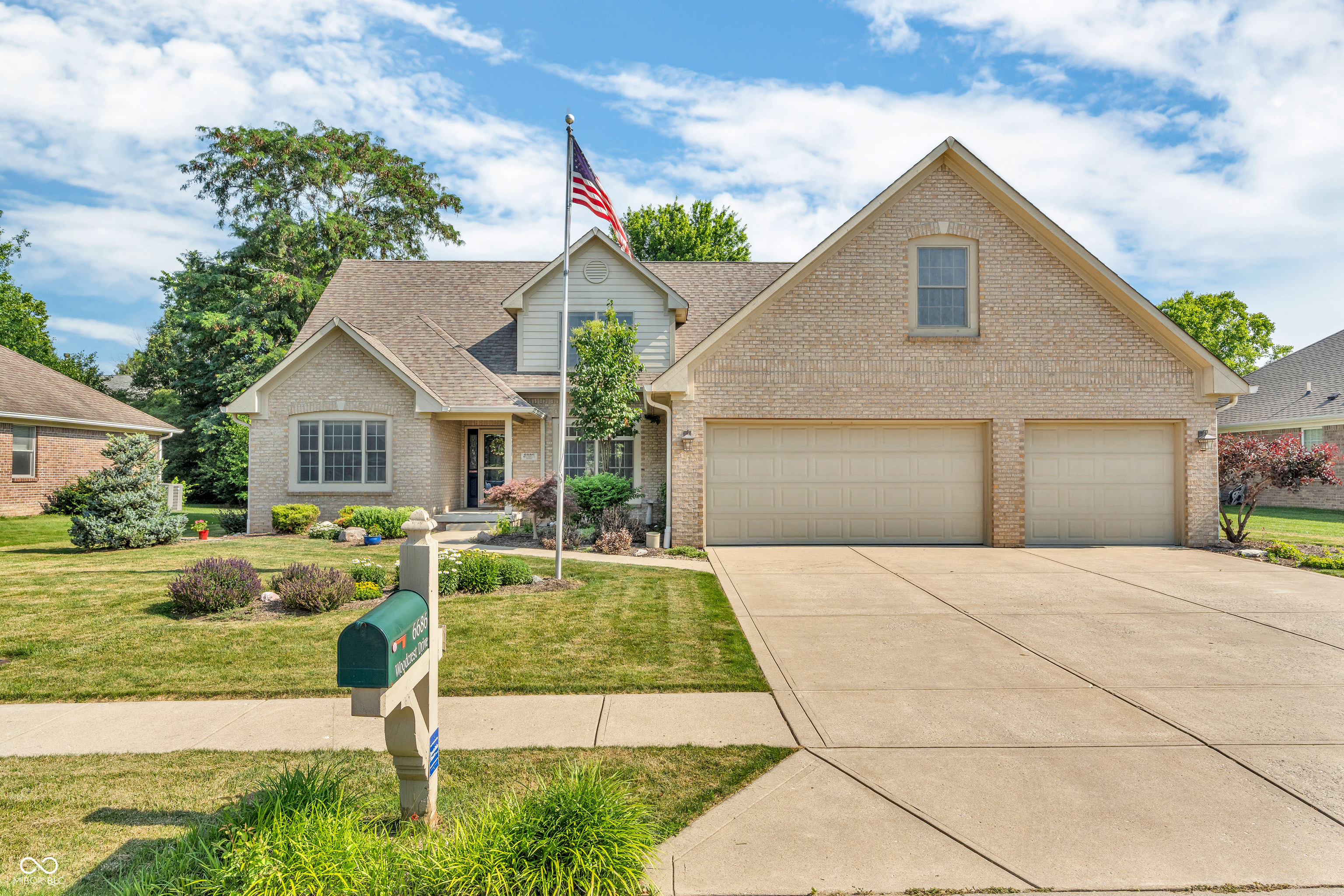 6686 Woodcrest Drive