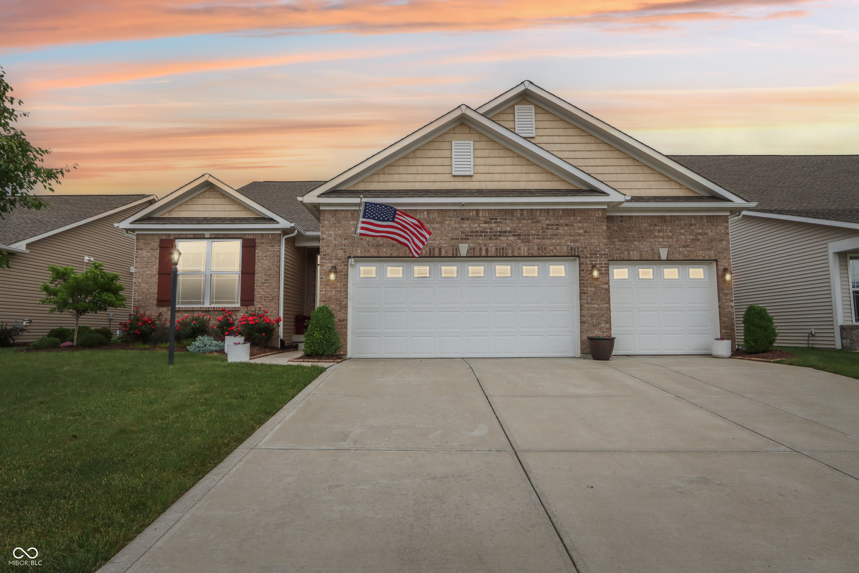 1468 Blackthorne N Trail