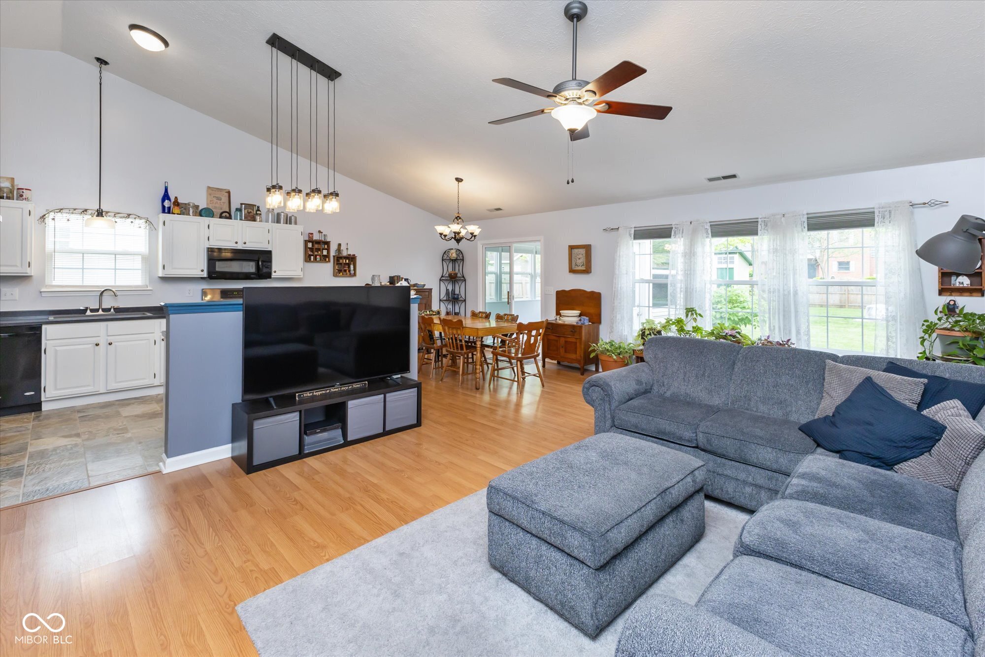 560 Old Farm Road
