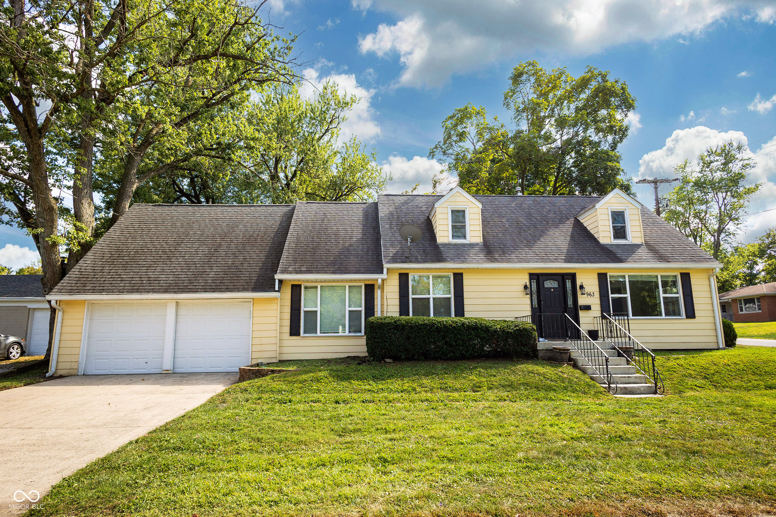 963 W Clinton Street