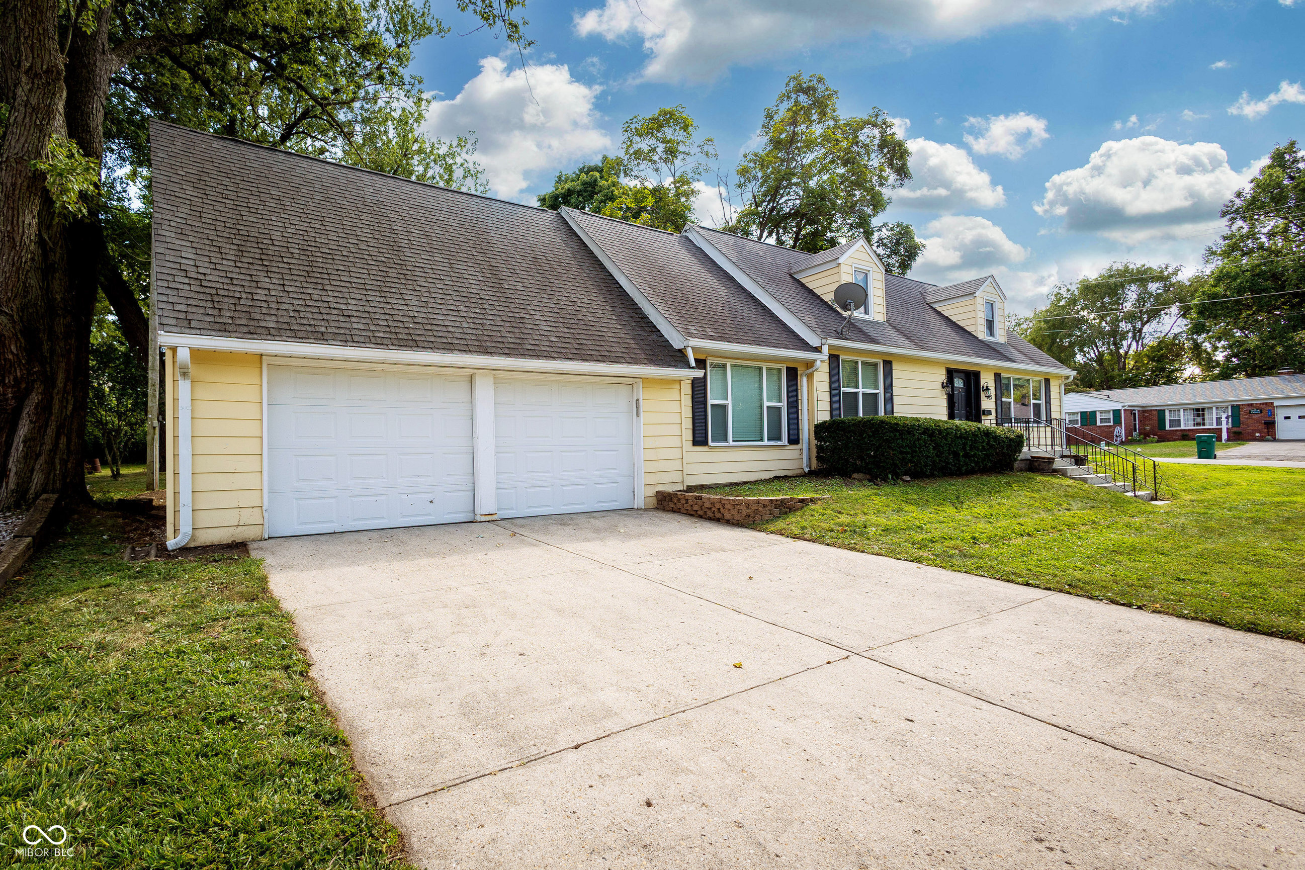 963 W Clinton Street