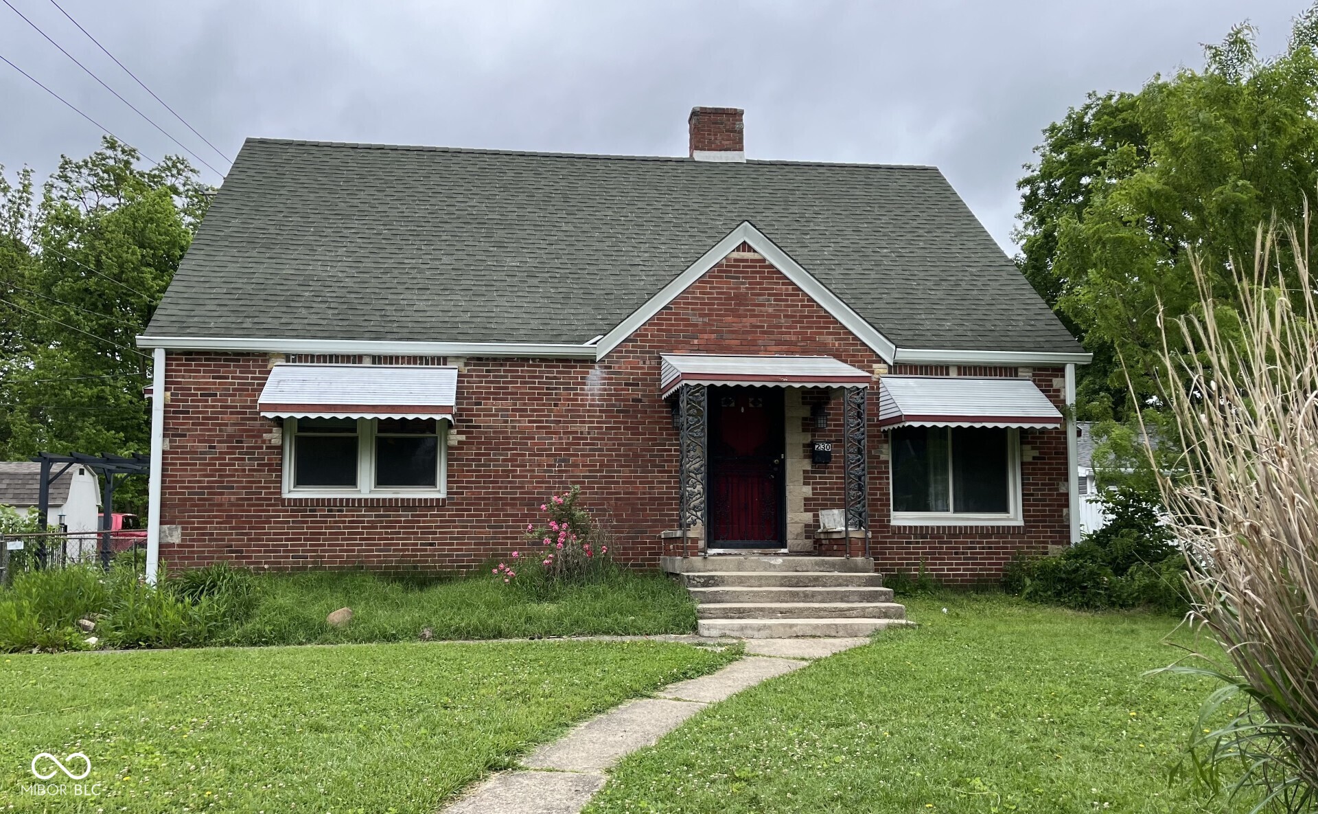 230 E Poplar Street