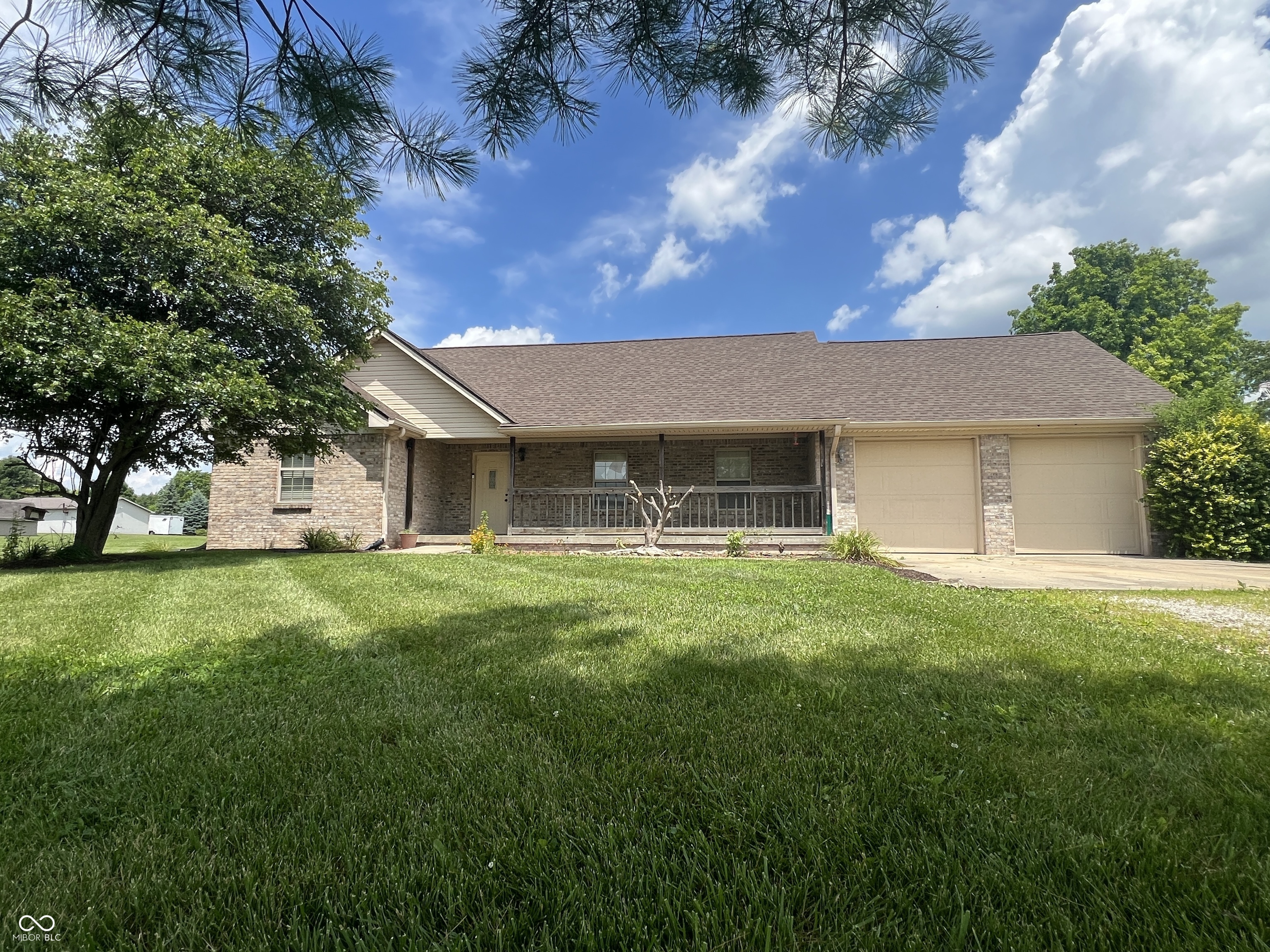 1082 E County Road 400 S