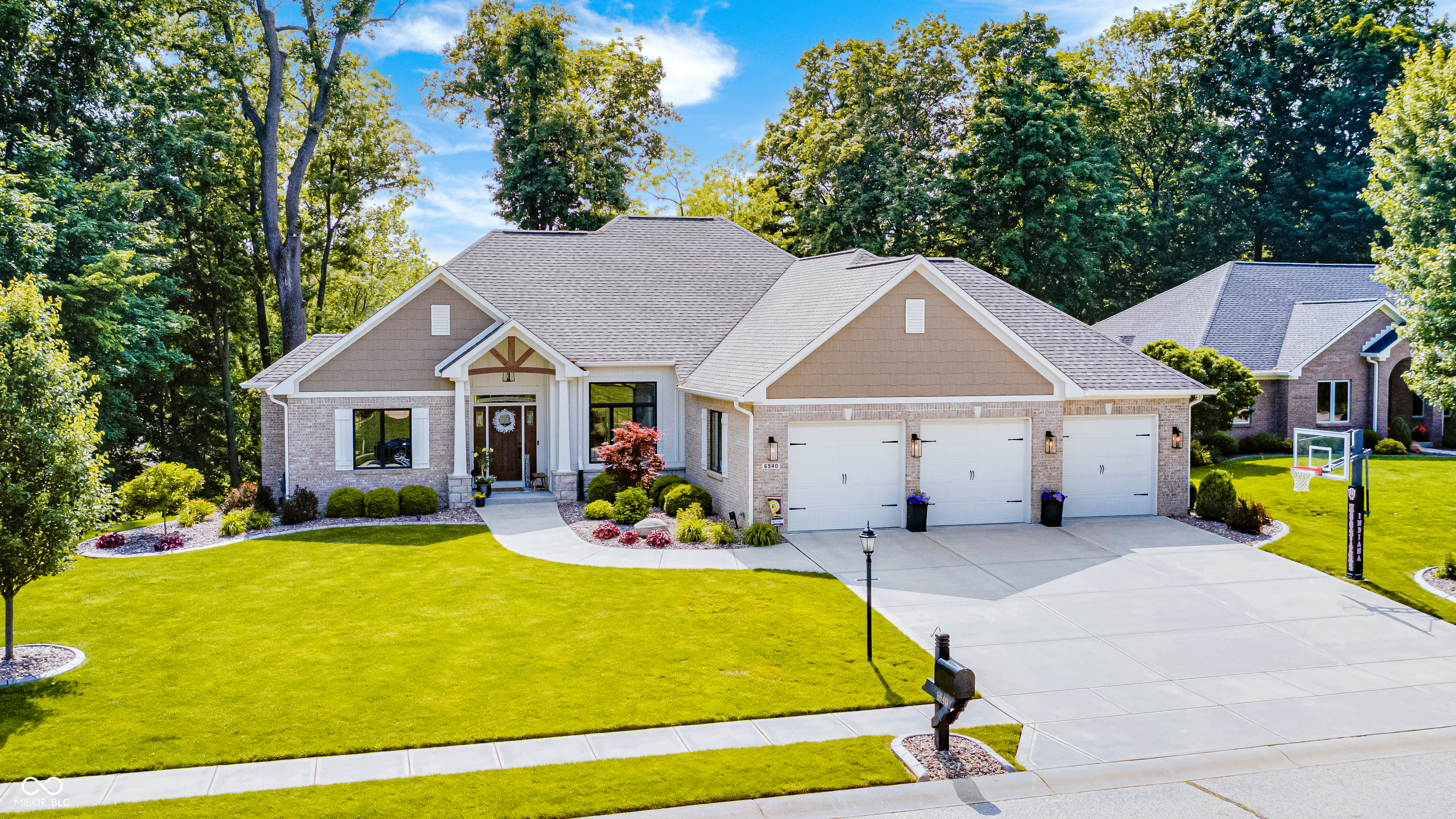 6940 Mockernut Court