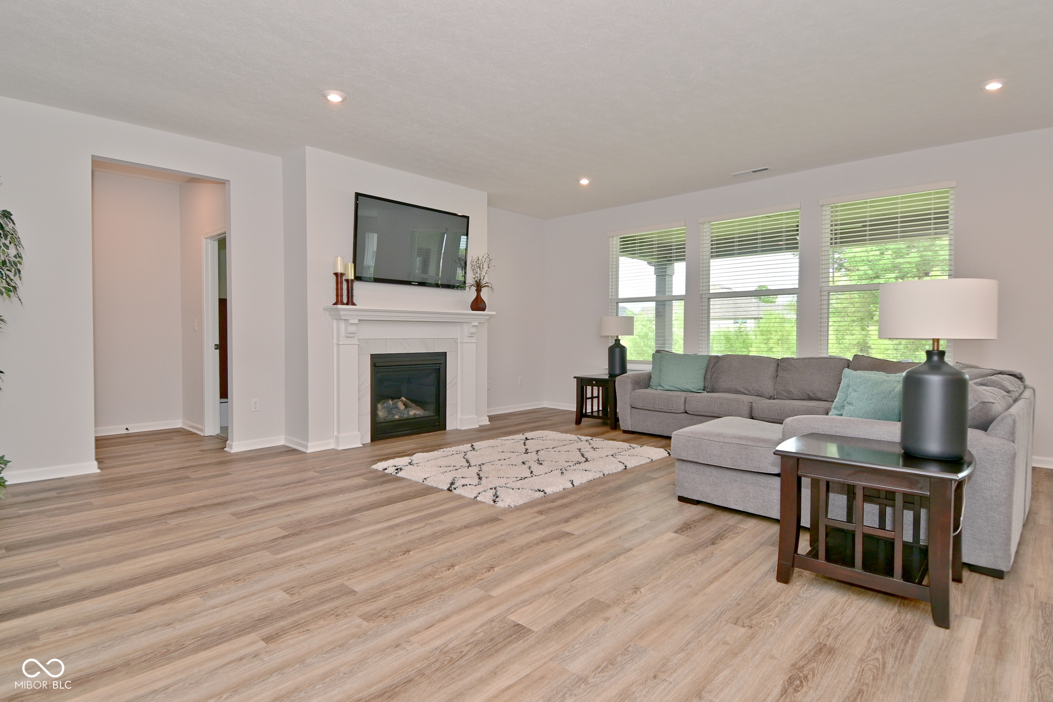 6662 Ambassador Drive