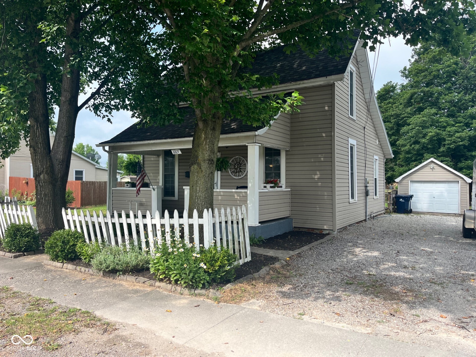 663 N 5th Street