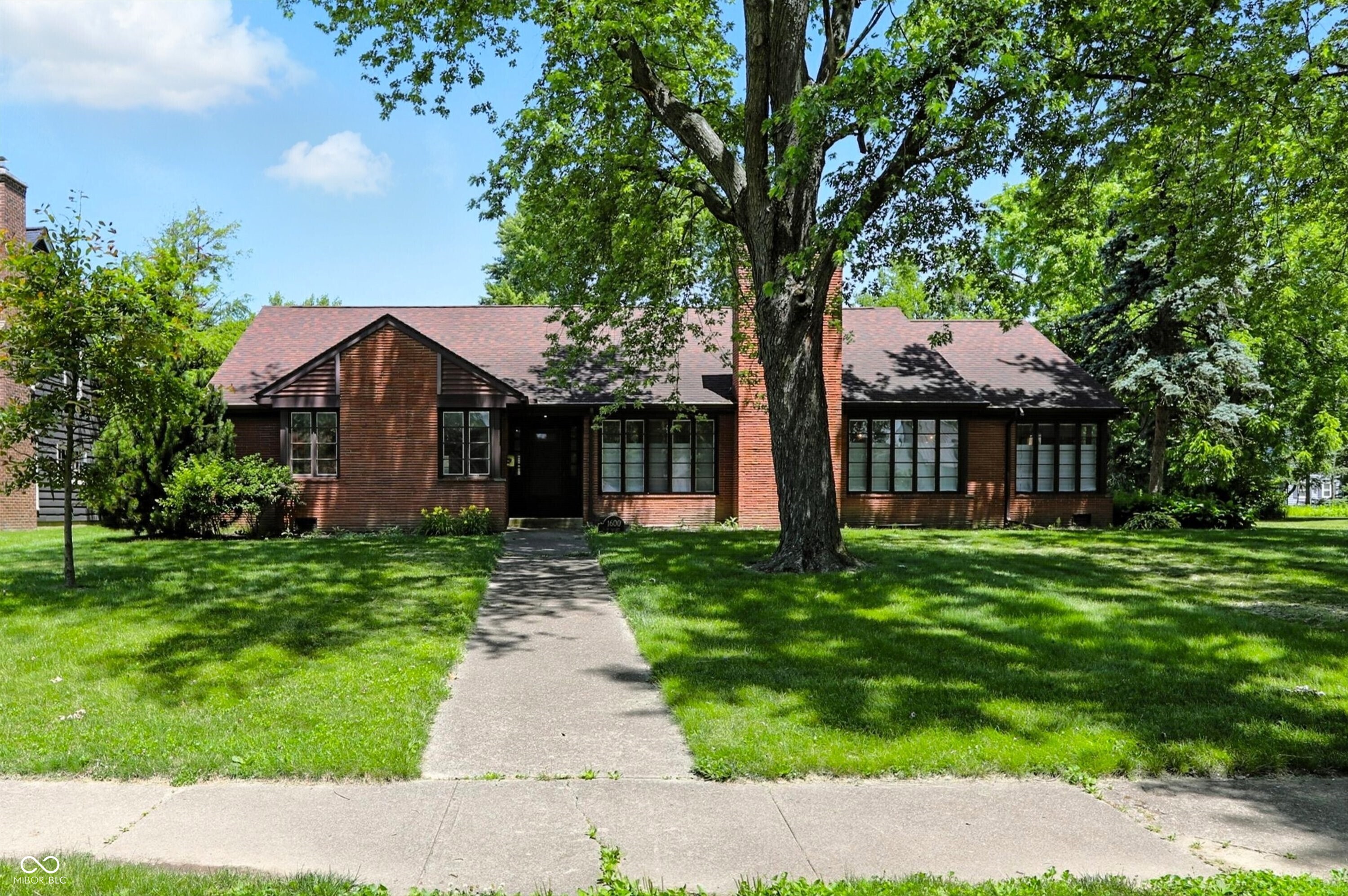 1600 W Walnut Street