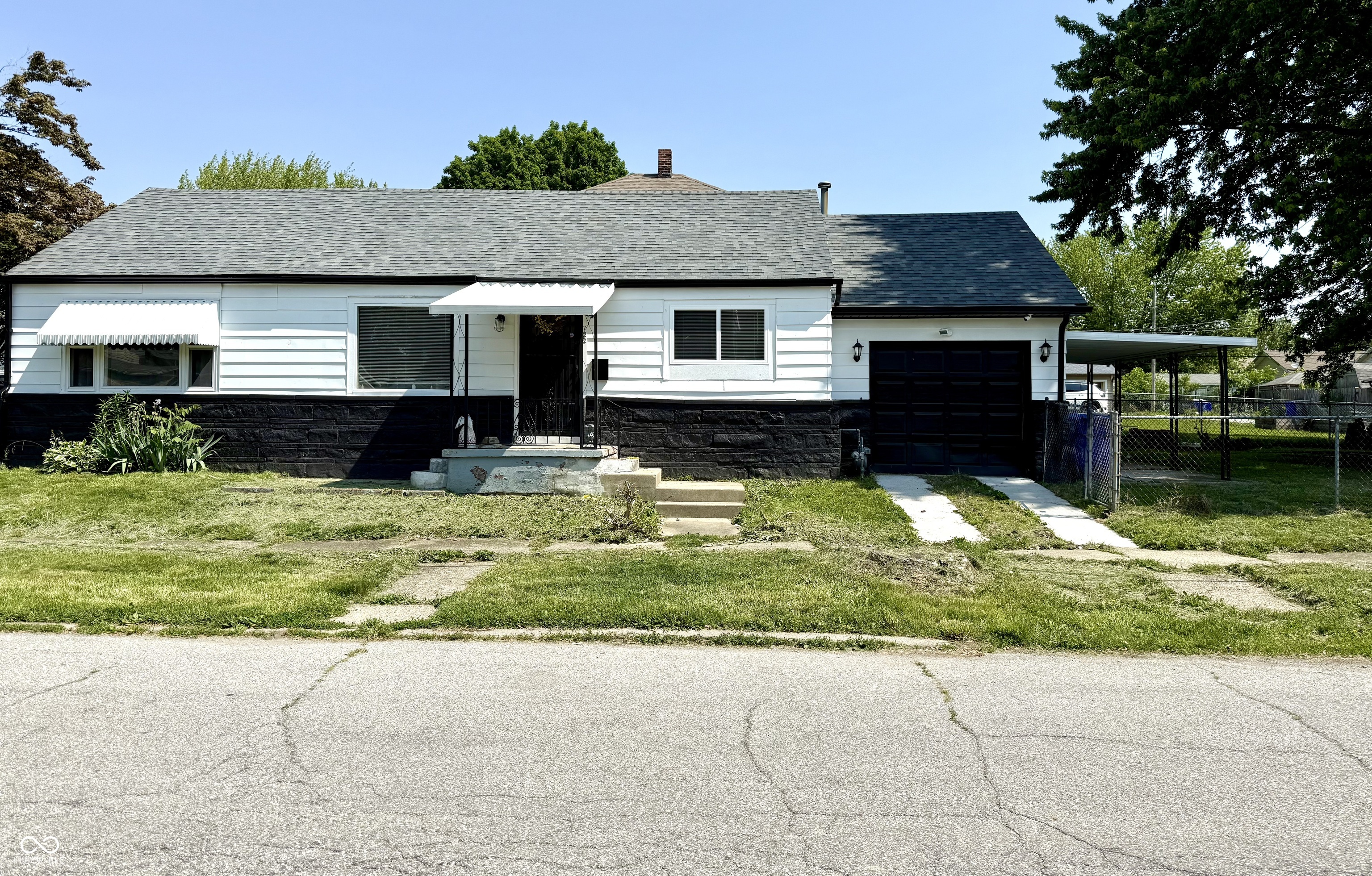 722 W Foster Street