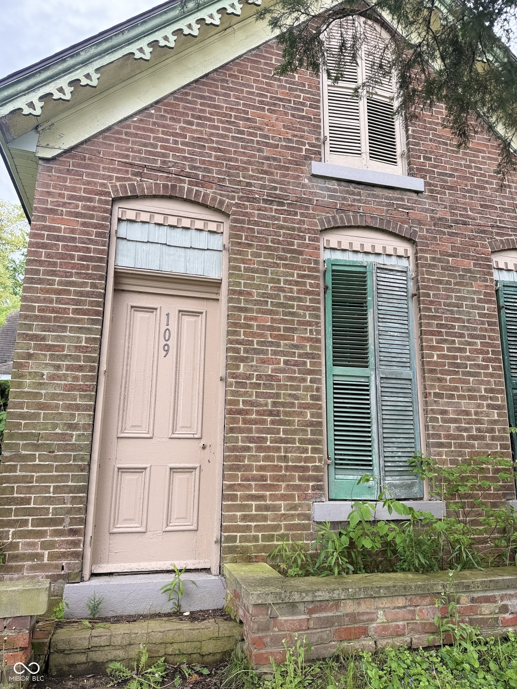 109 W Main Street