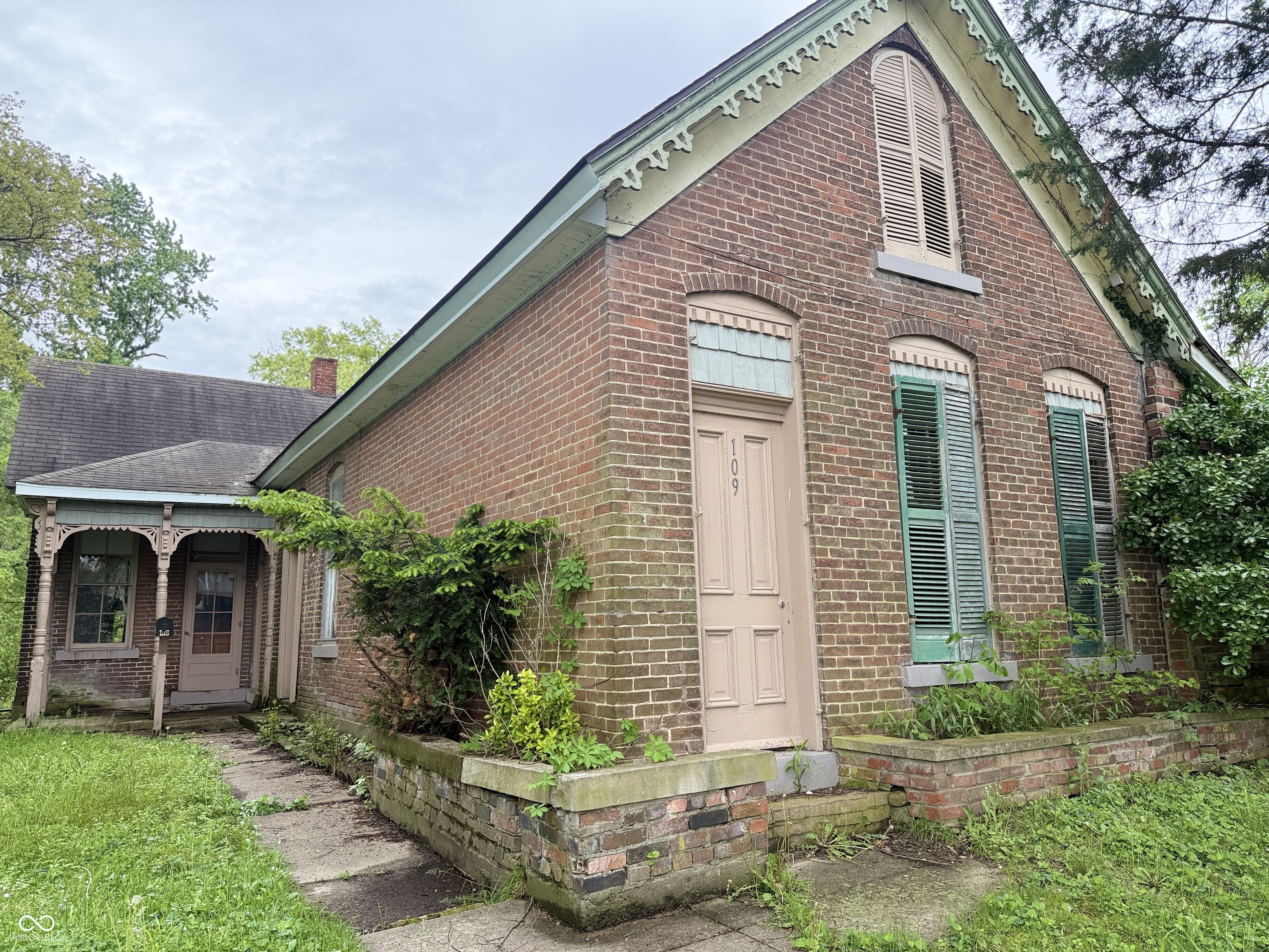 109 W Main Street