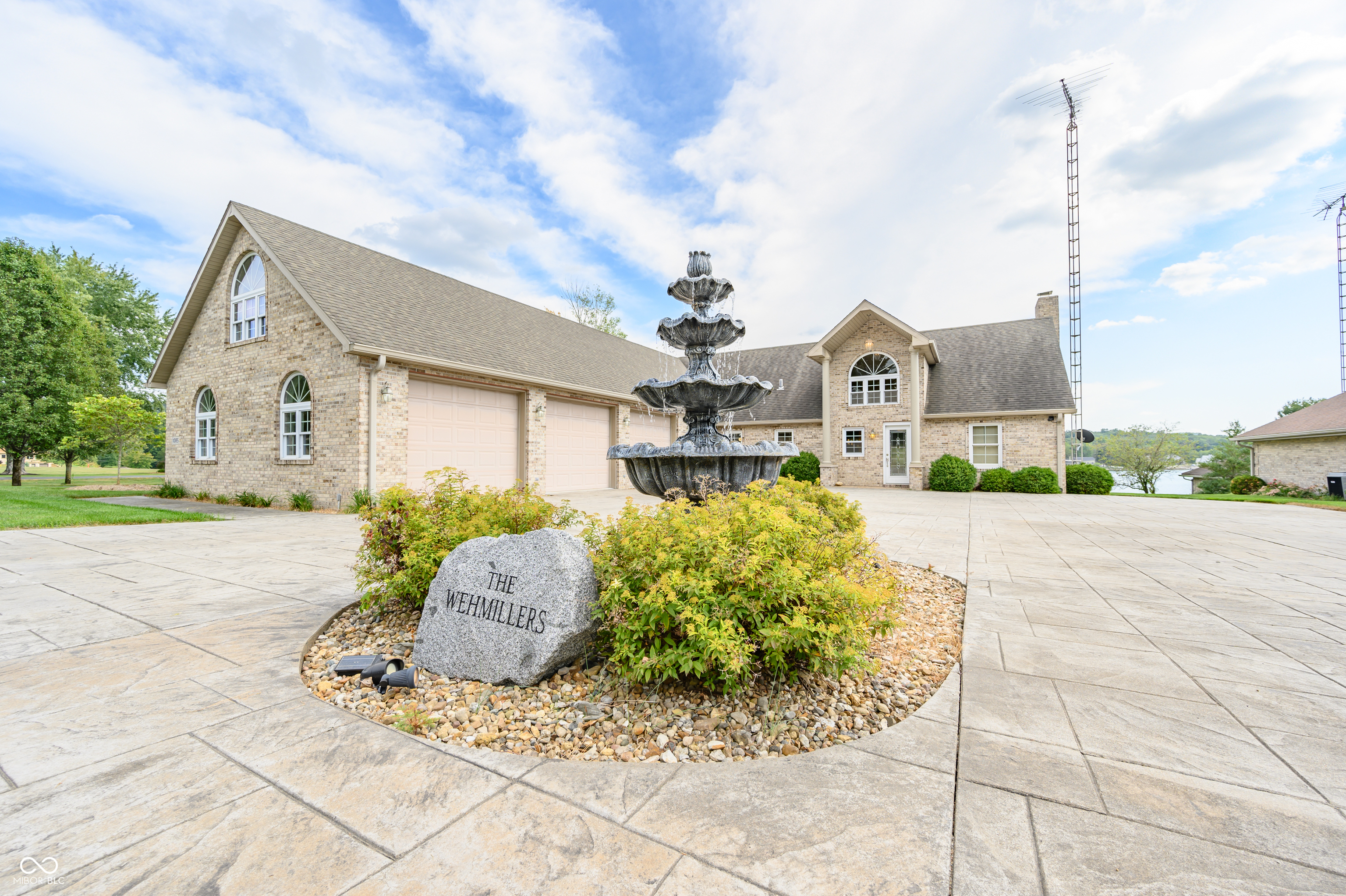 1085 E North Shore Drive