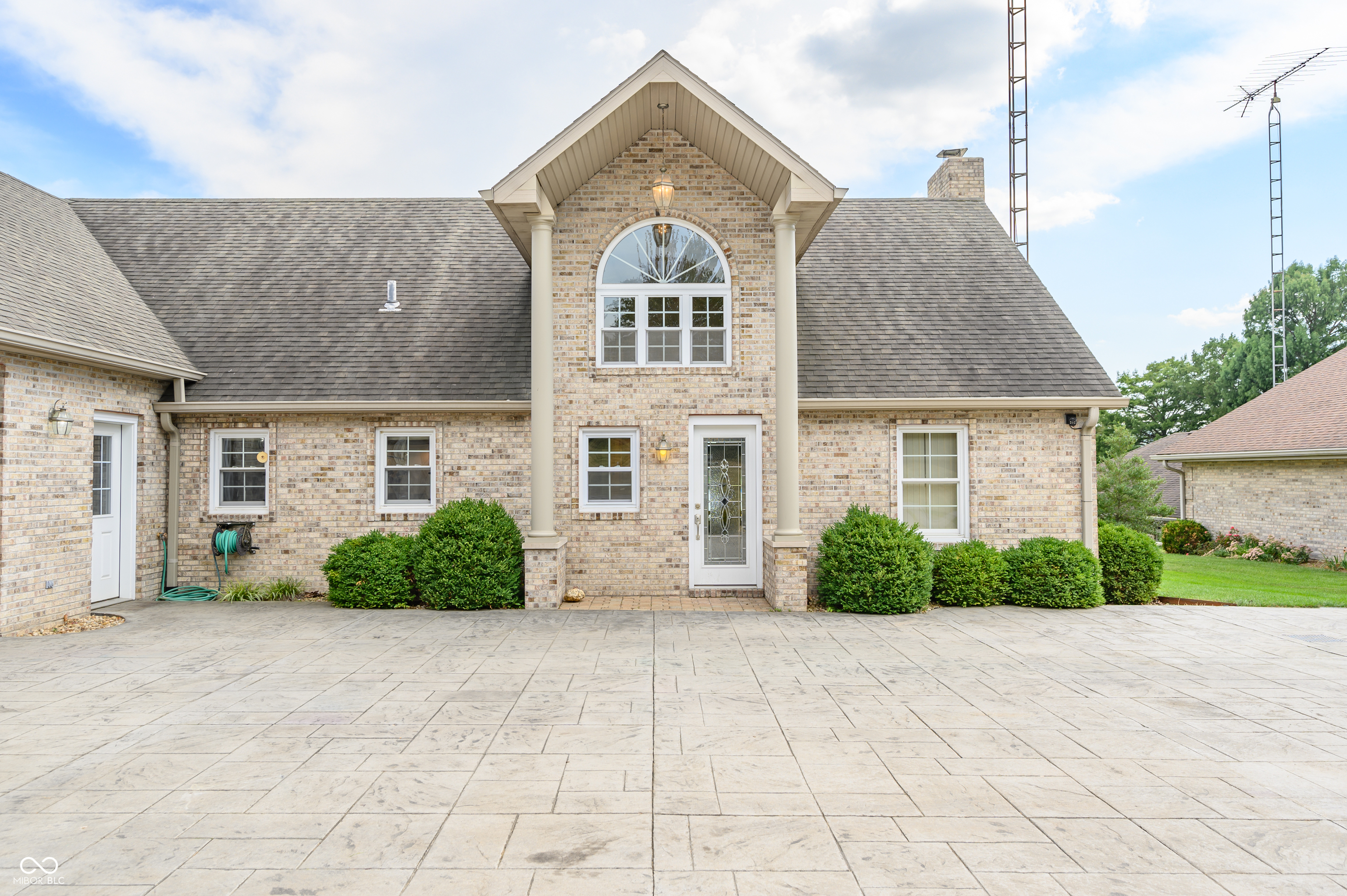 1085 E North Shore Drive