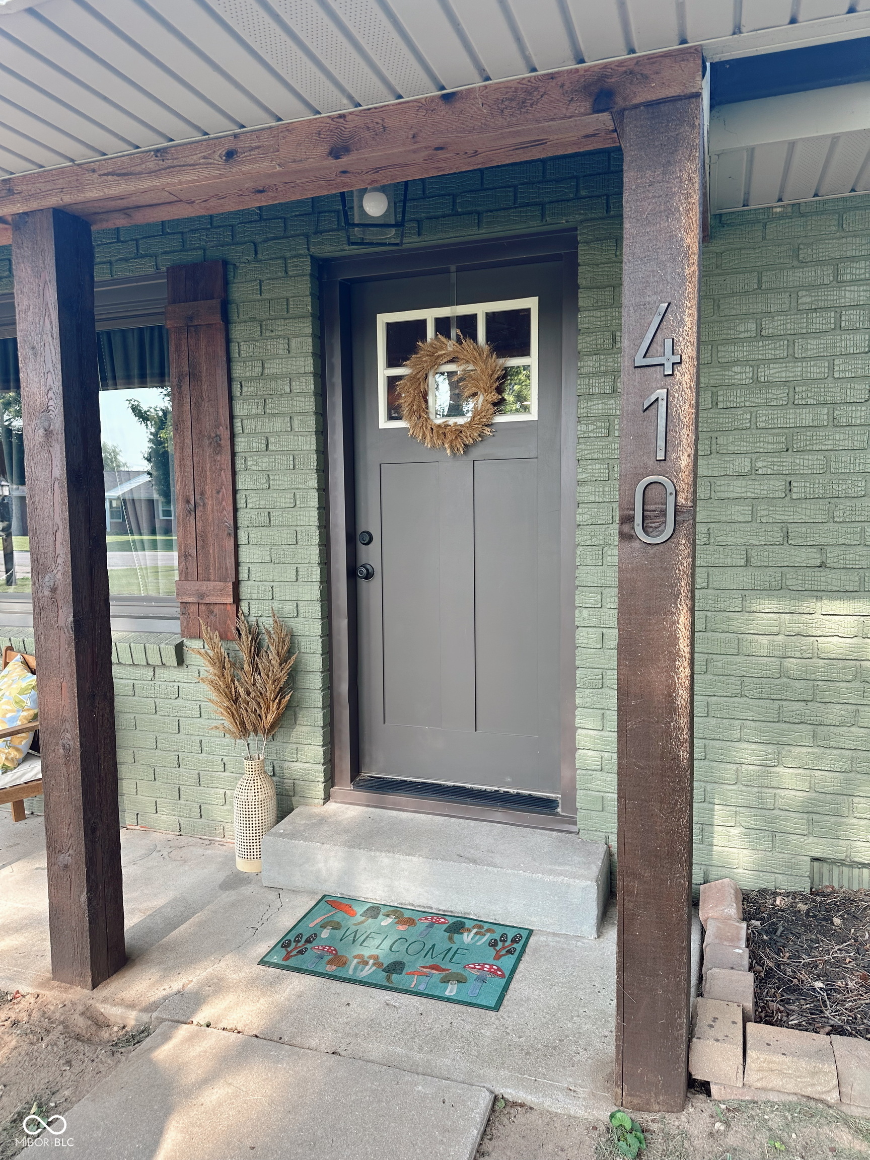 410 Hawthorn Court
