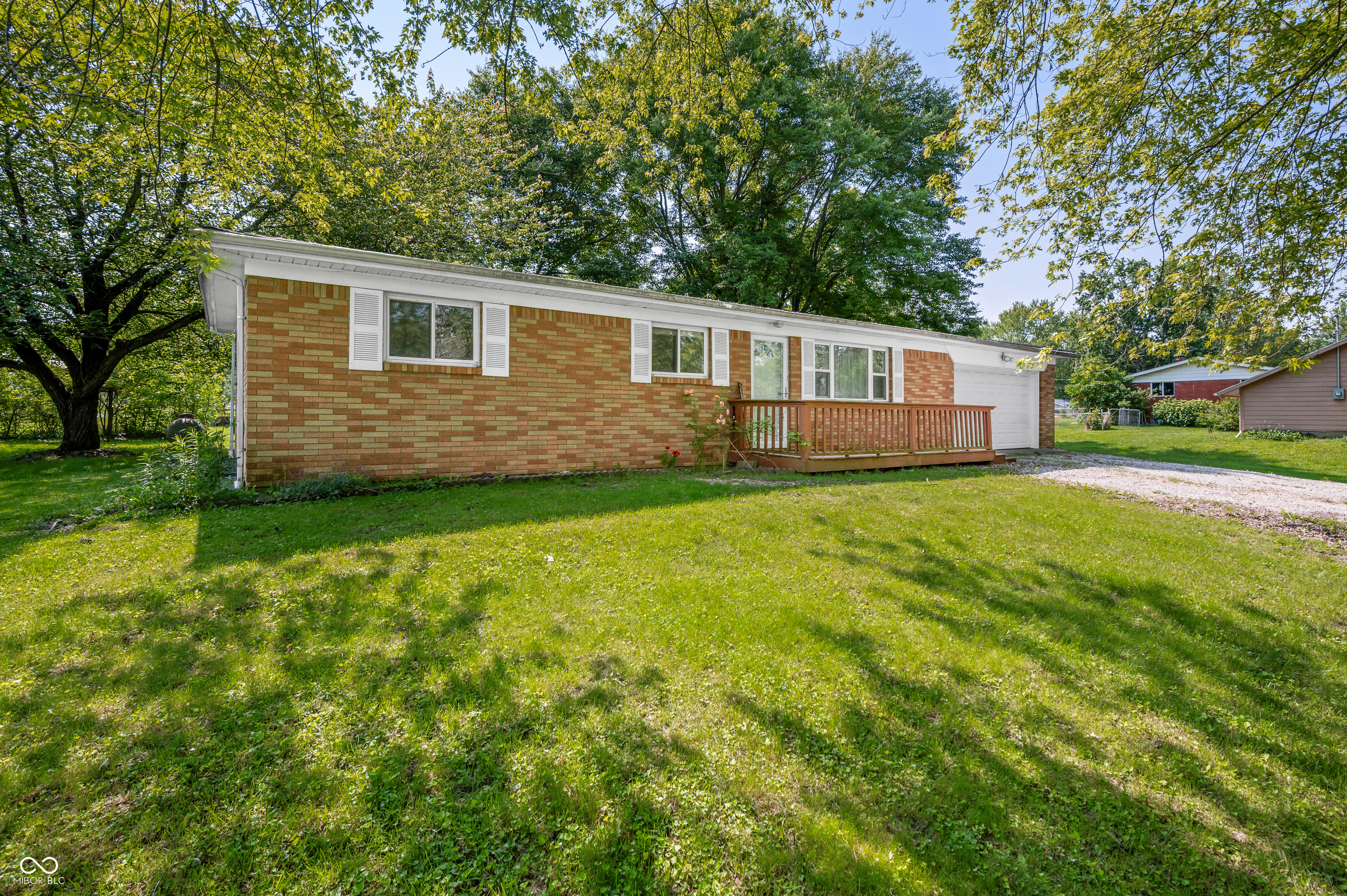 8260 N Greenacres Road