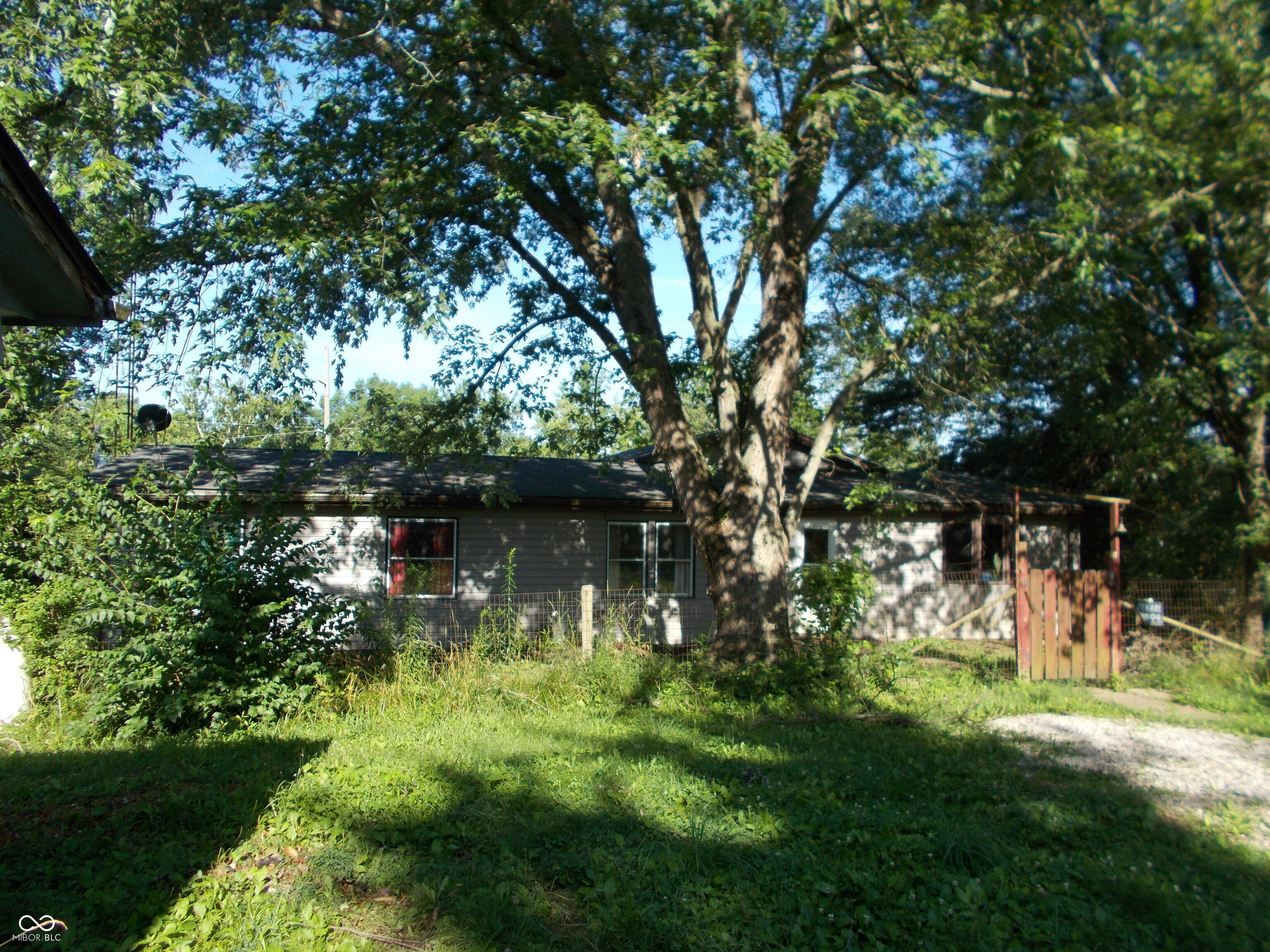 1615 W County Road 675 N