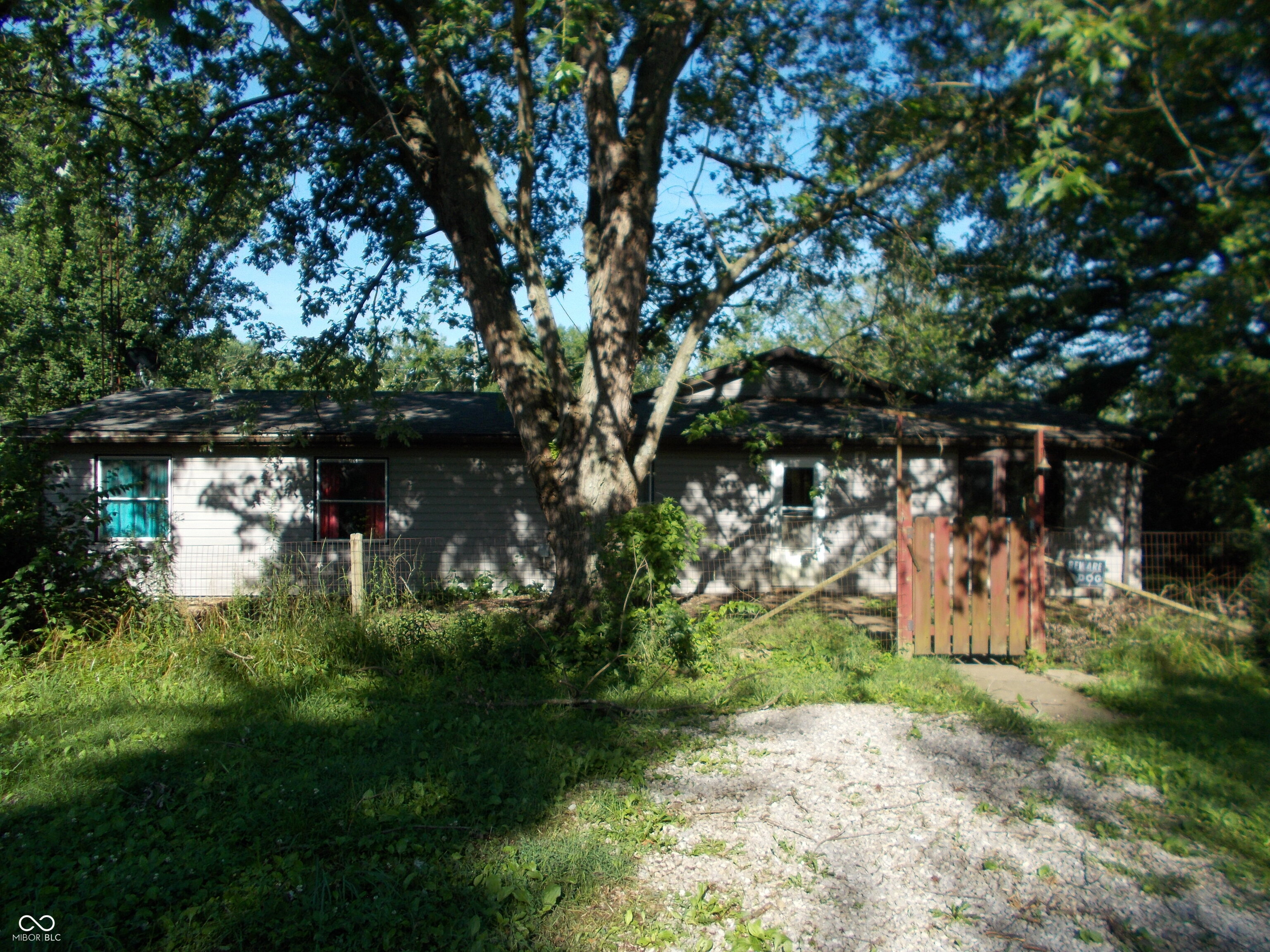1615 W County Road 675 N