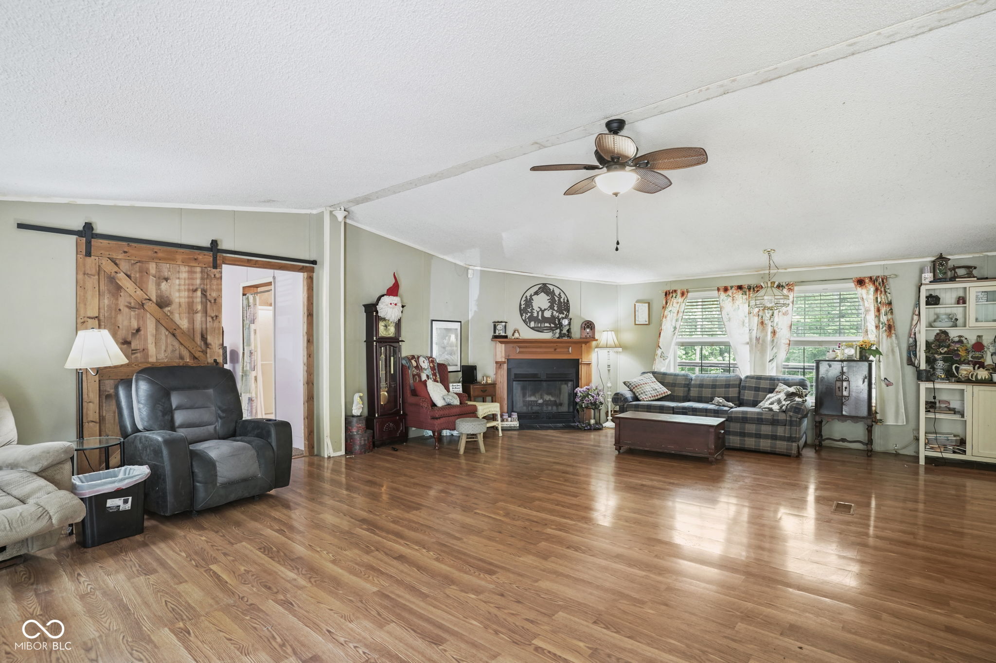 950 Hoosier Drive