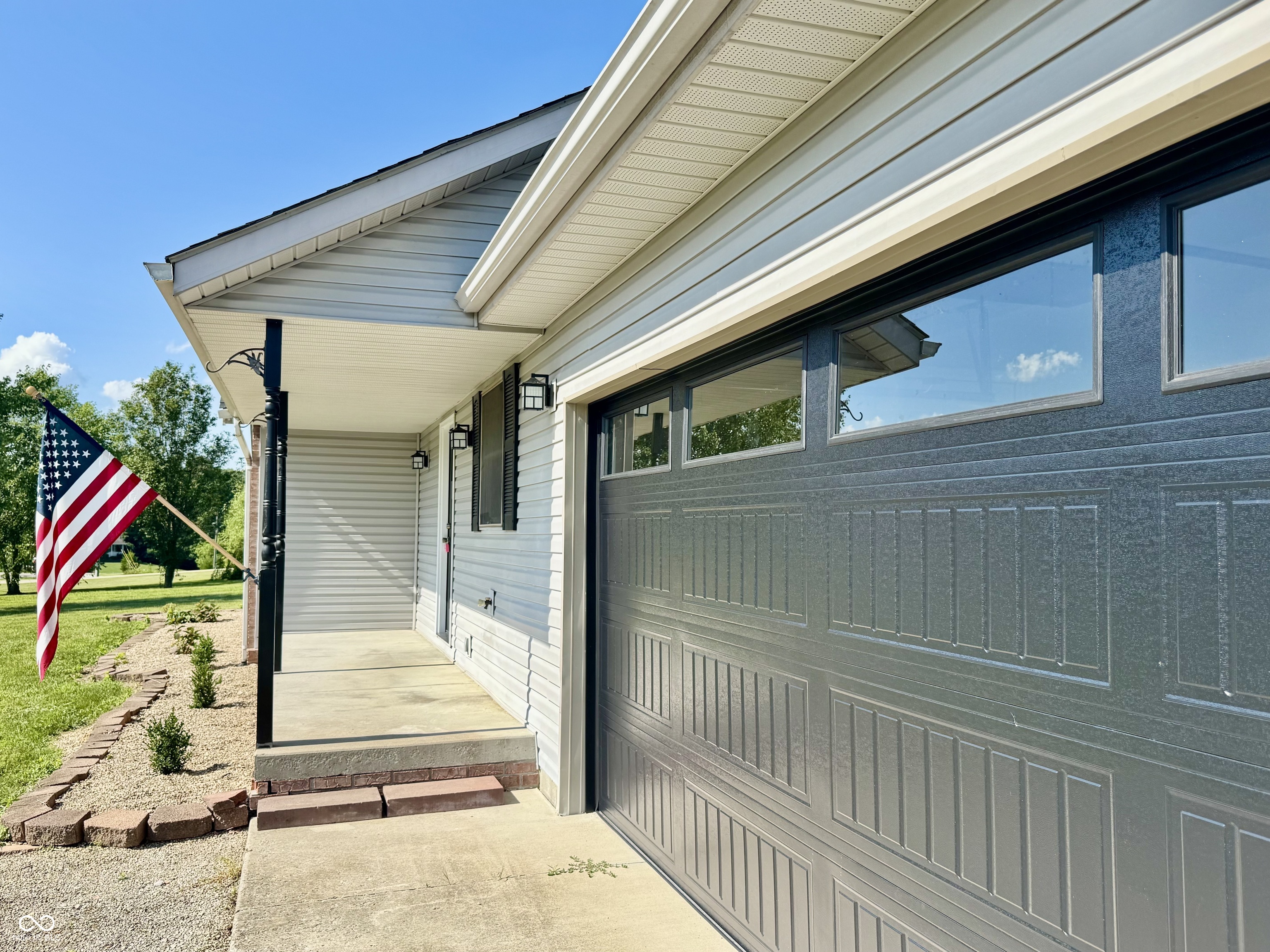 1900 Deece Drive