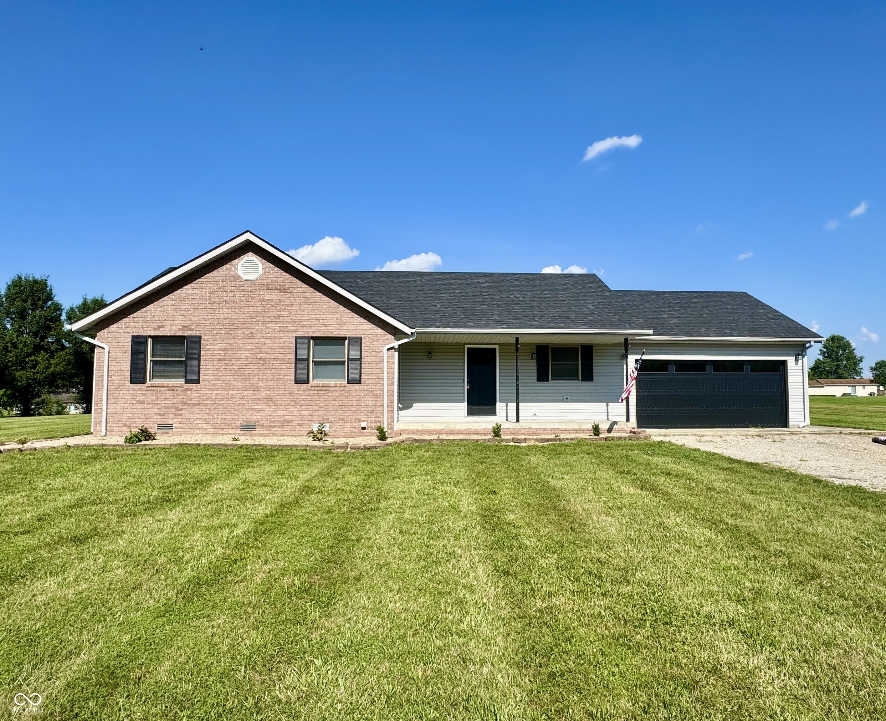 1900 Deece Drive
