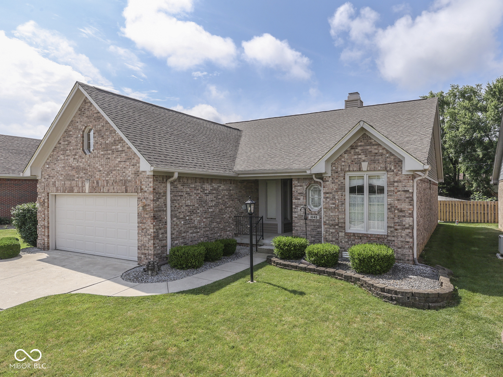 1645 Oakmere Way