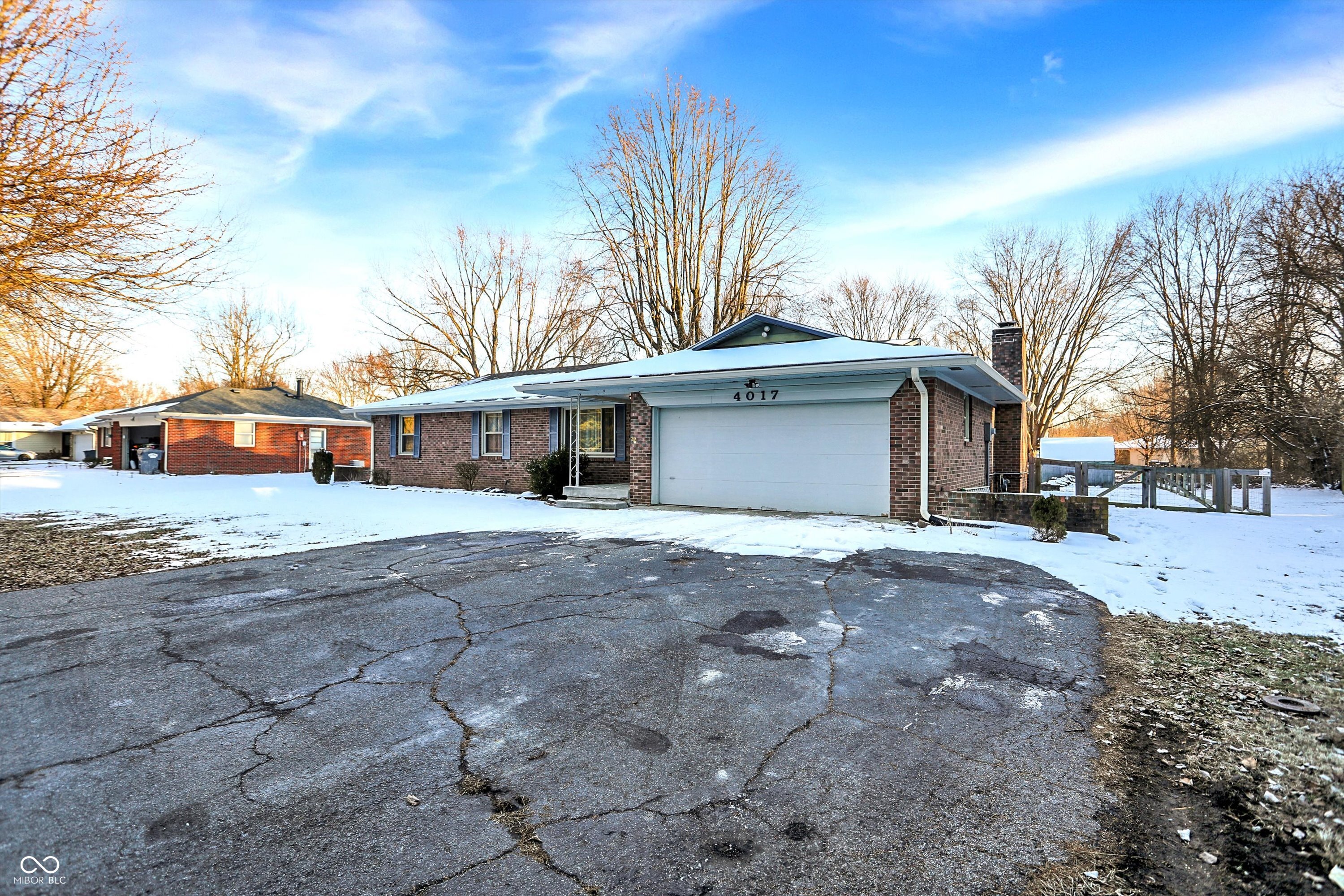 4017 W Fairview Road