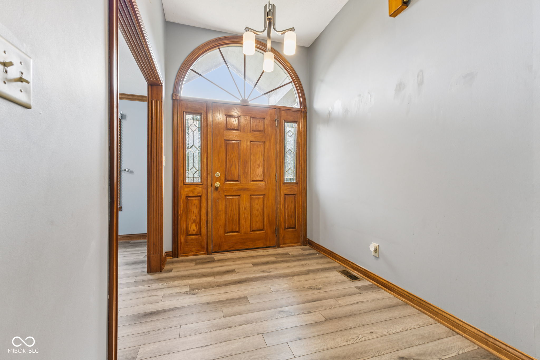 2164 Ridgemere Way