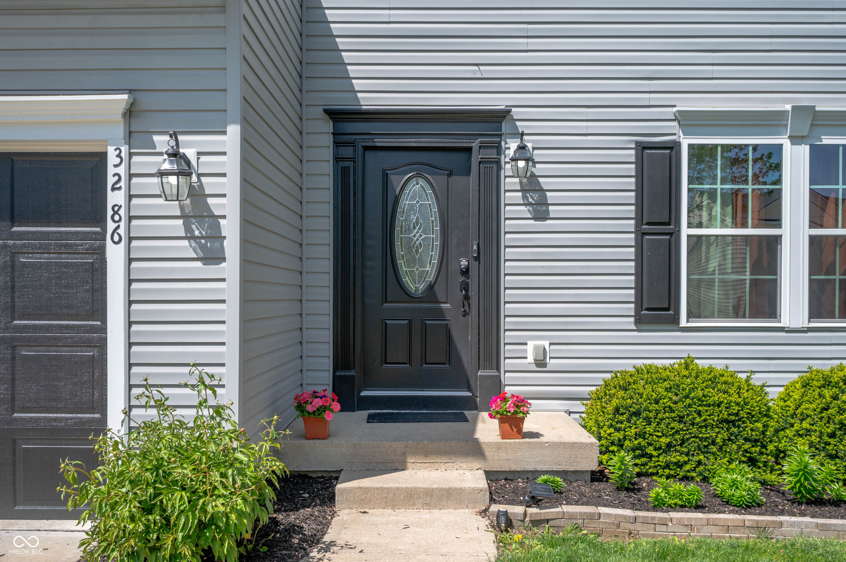 3286 Hemlock Street