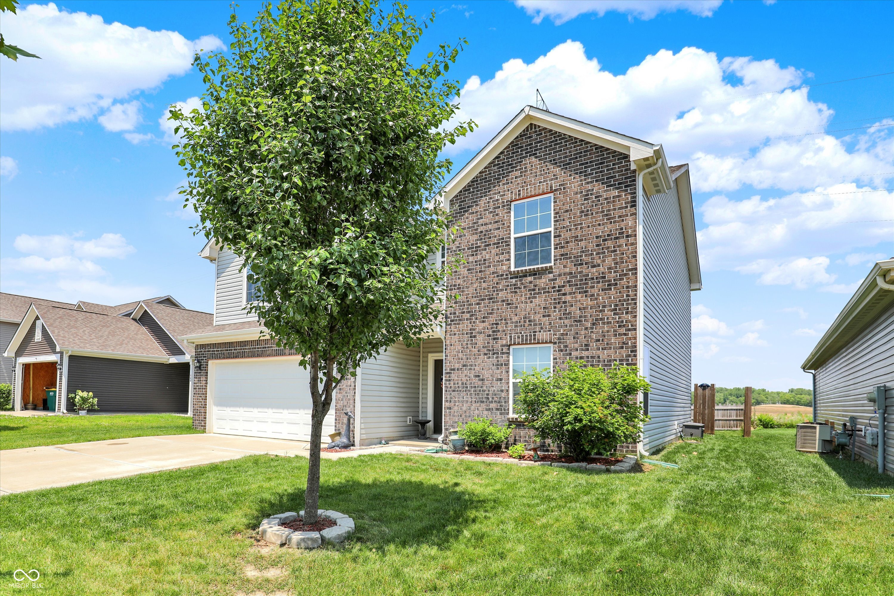 950 Redwood Drive