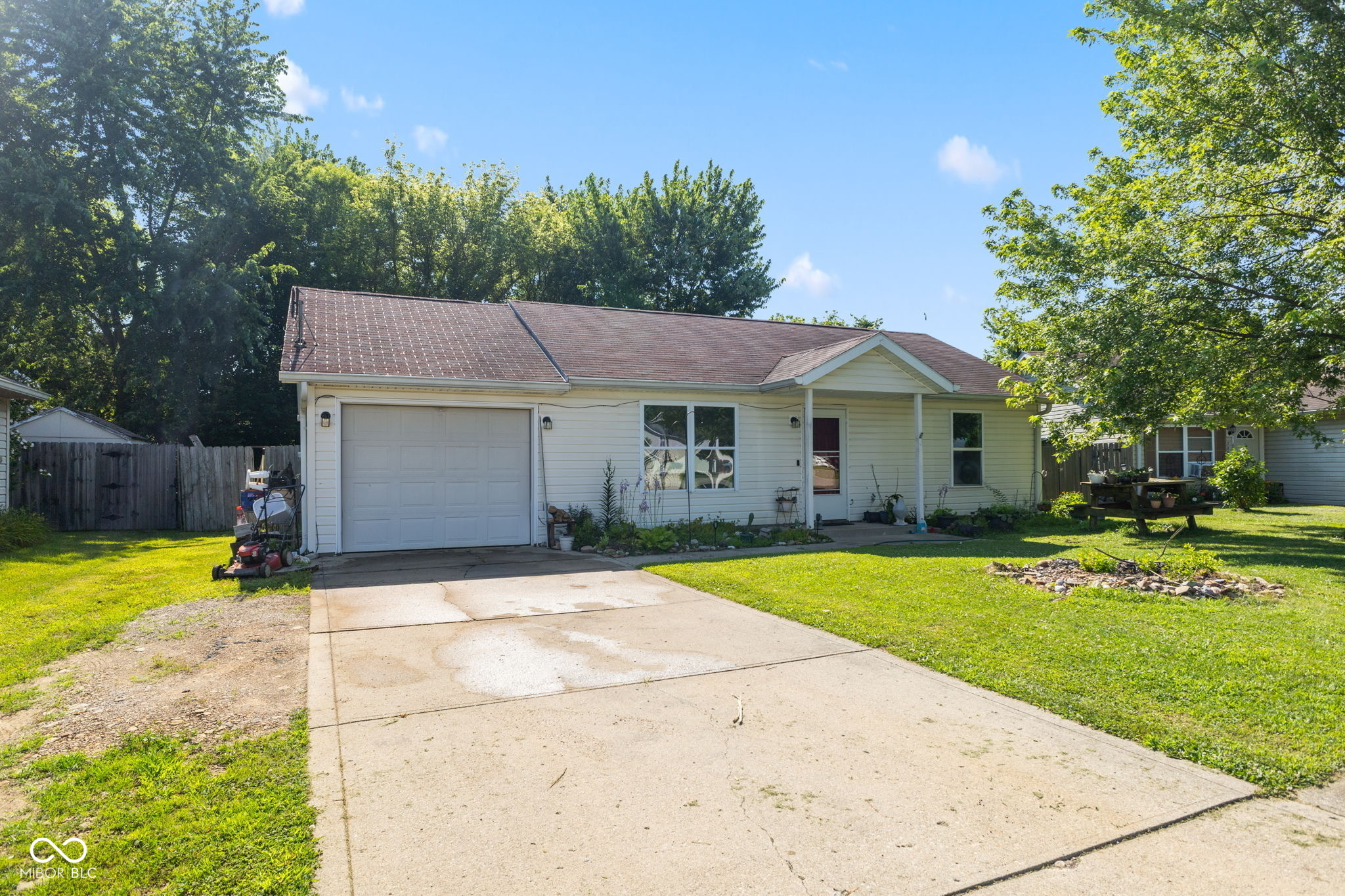 7359 Woodruff Lane
