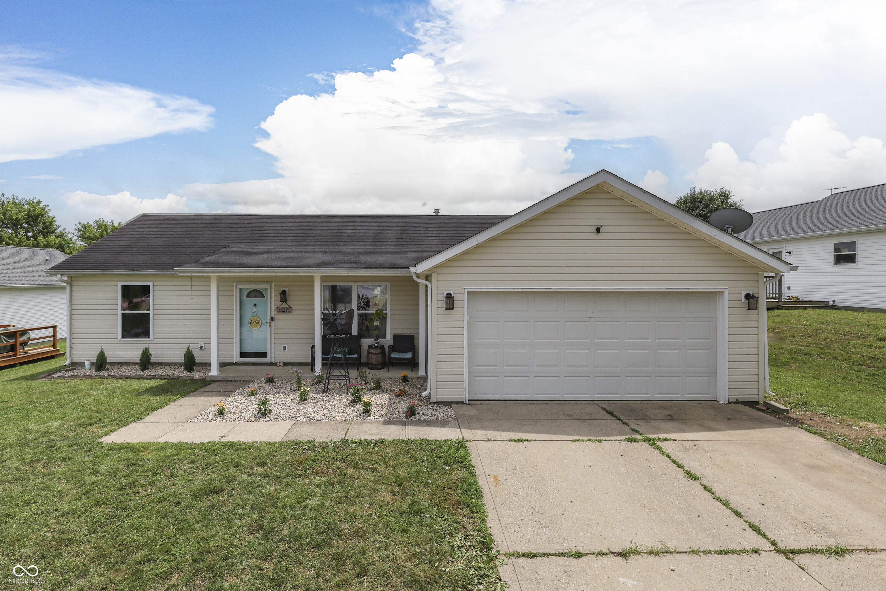 887 E Drybread Lane