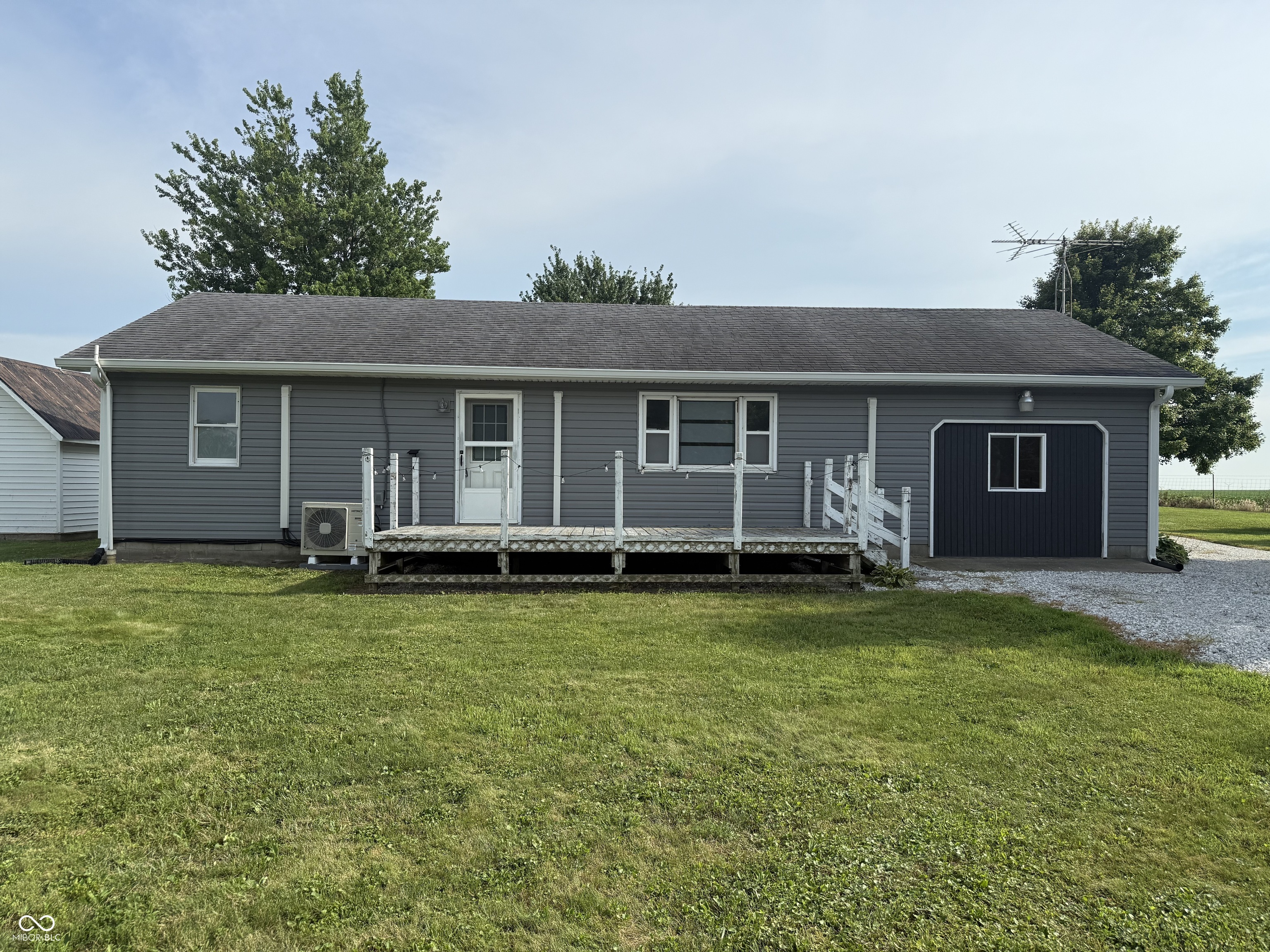6095 W 1900 N