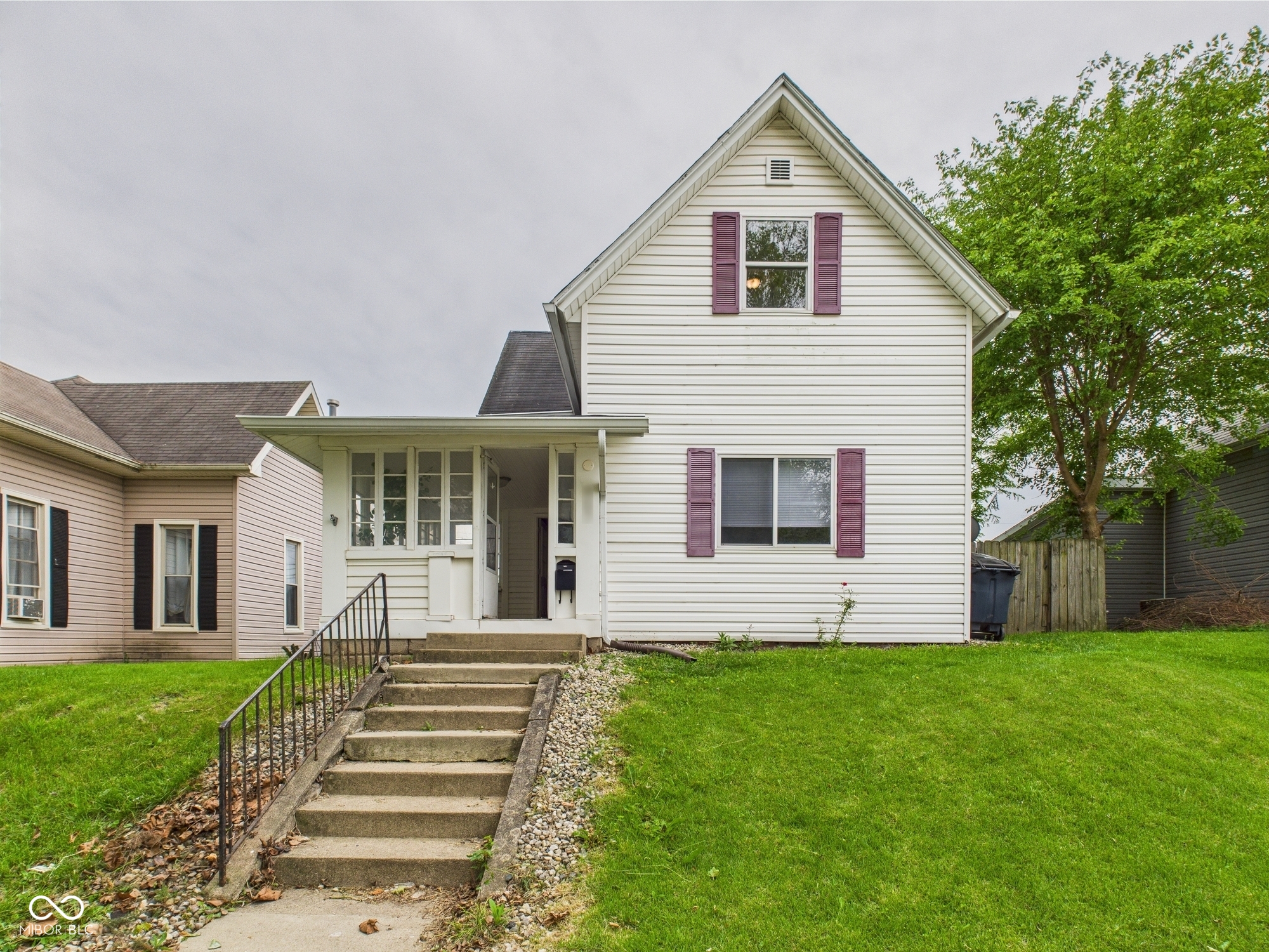 907 S A Street