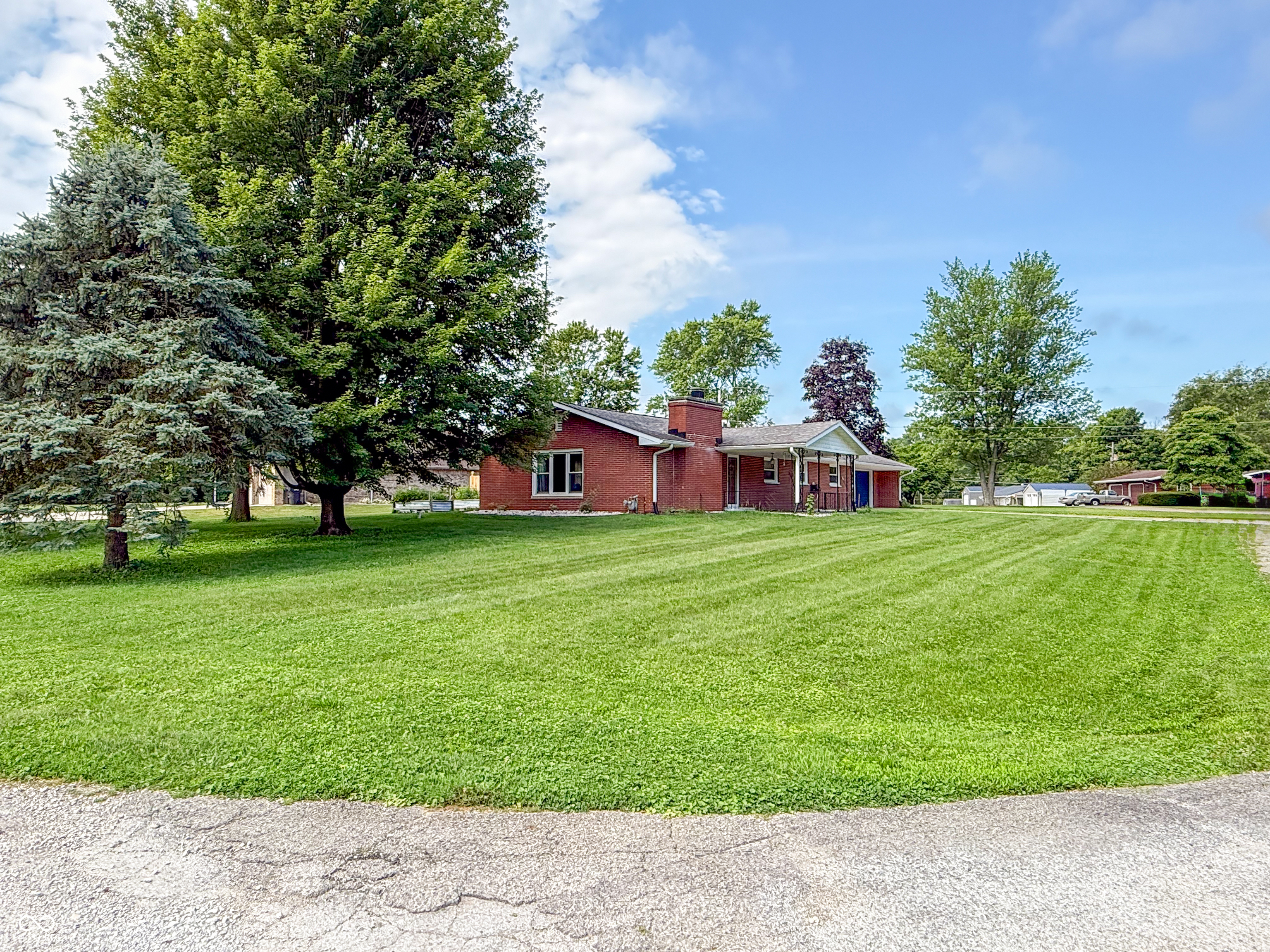 8883 W Hilltop Lane