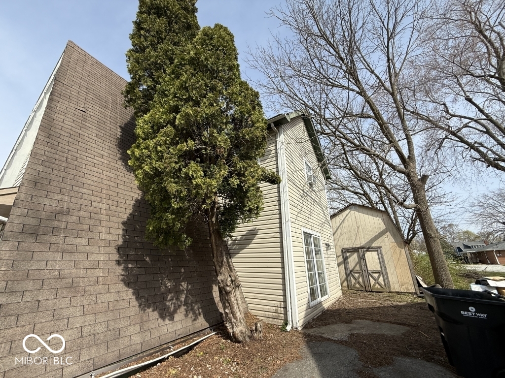 406 W Broadway Street
