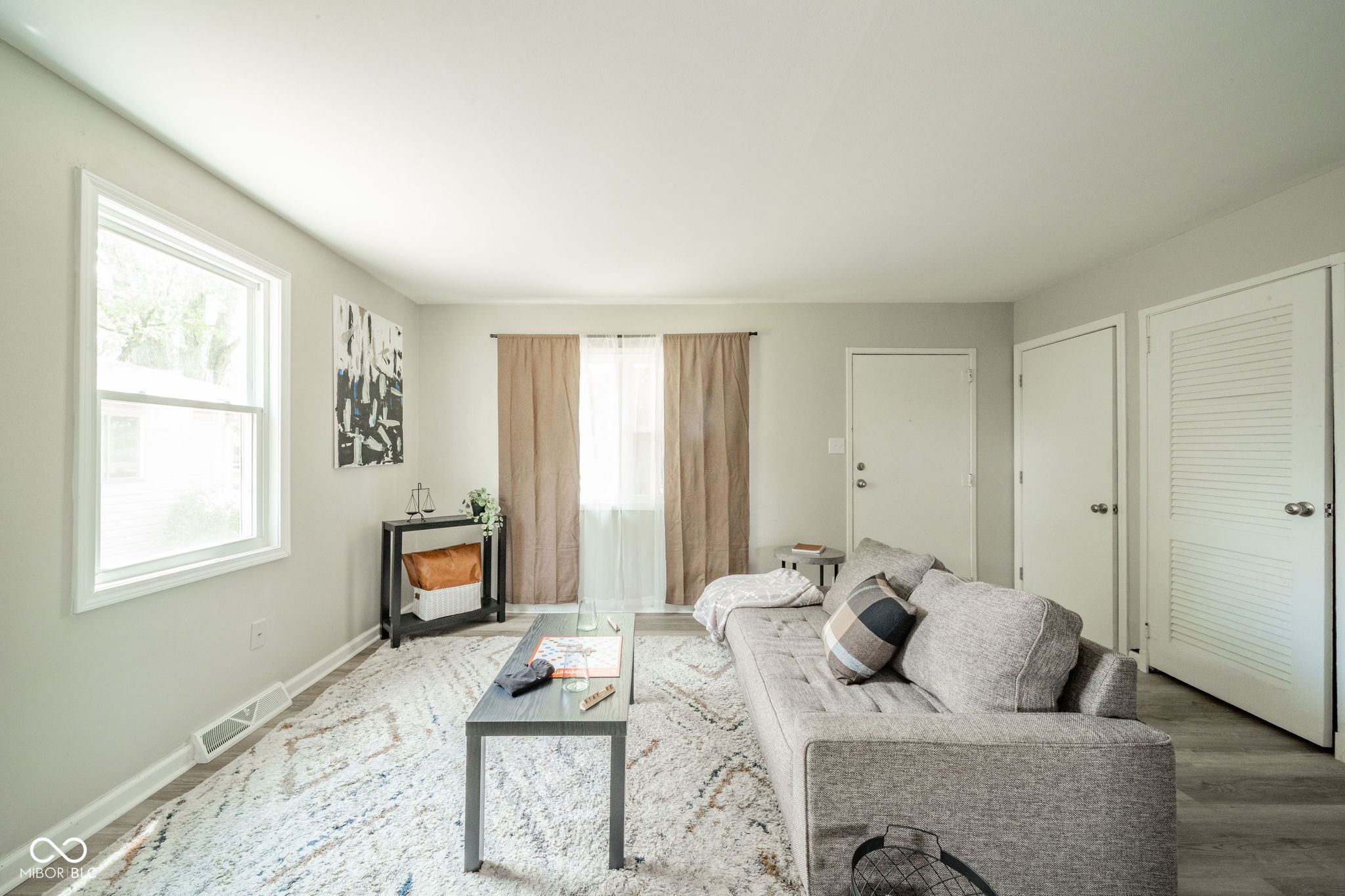 2726 Apache Drive