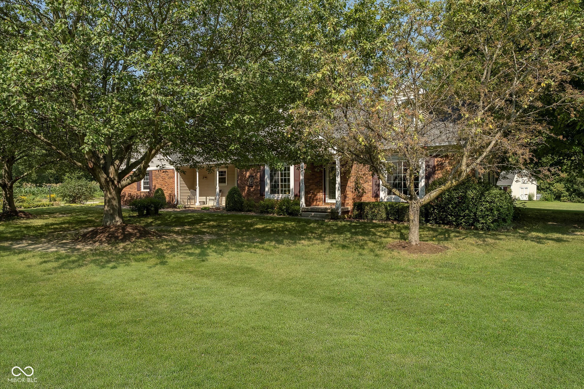 6234 W Country Lane