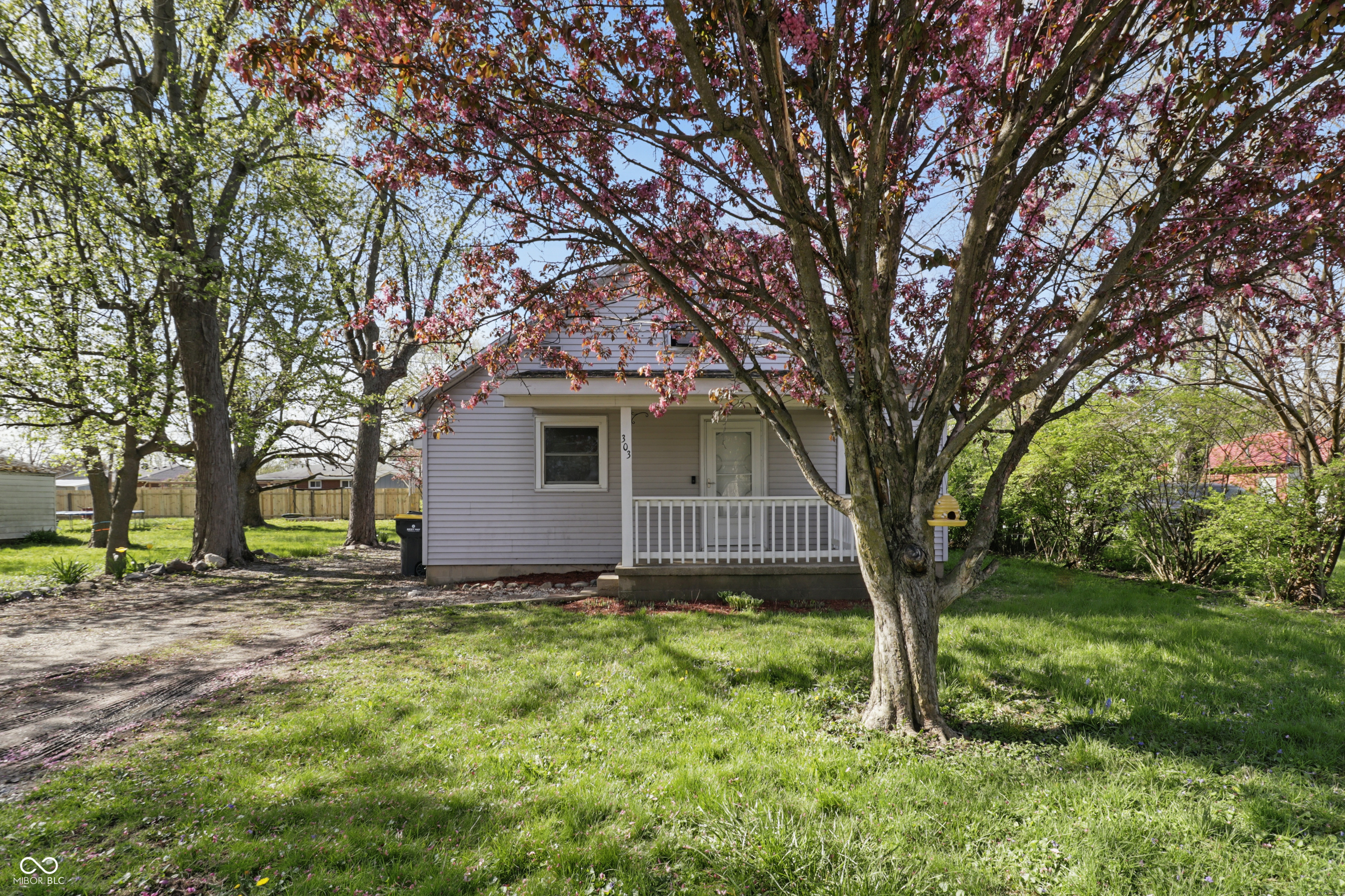 303 W 7th Street