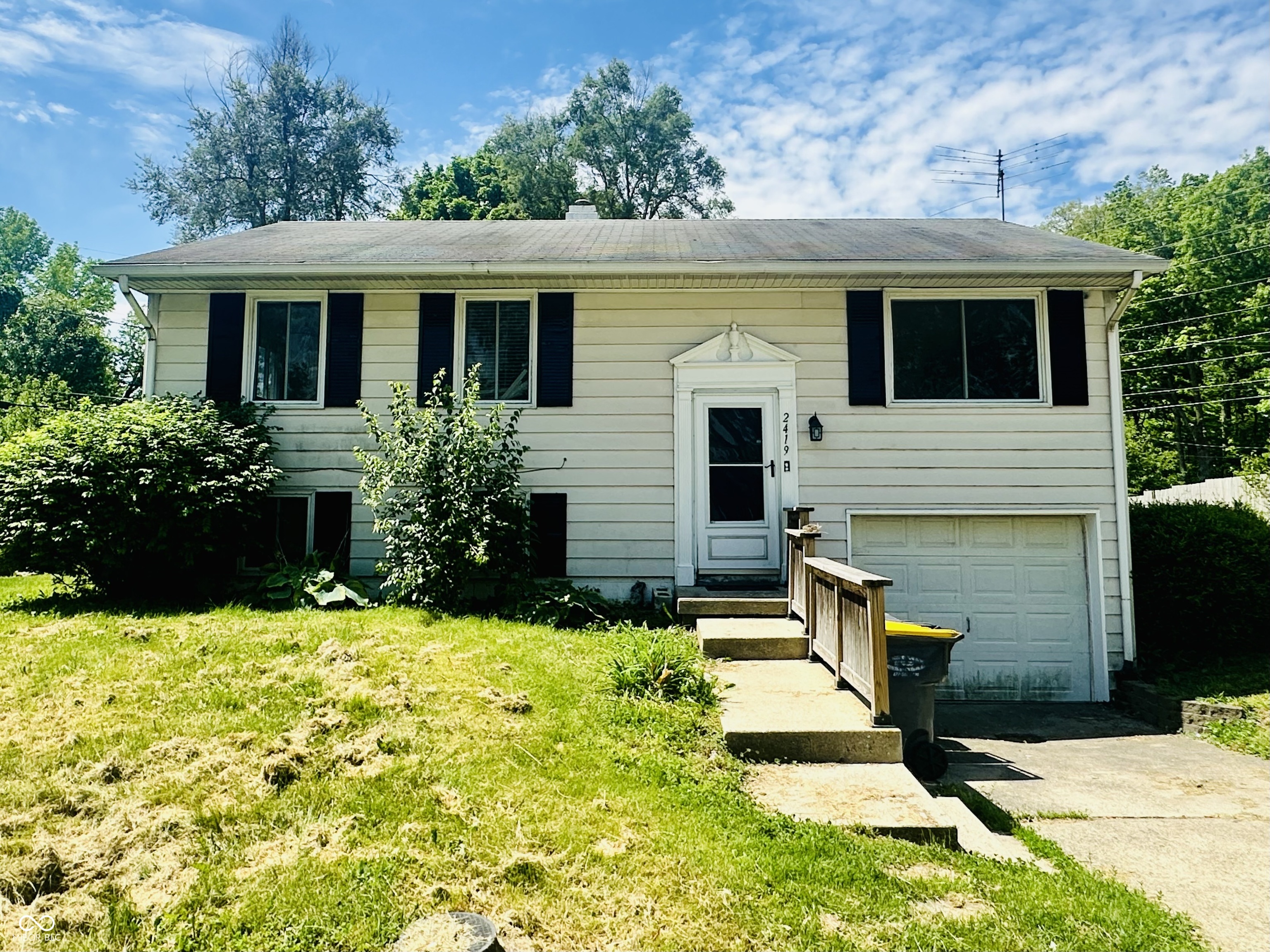 2419 Tamarack Place