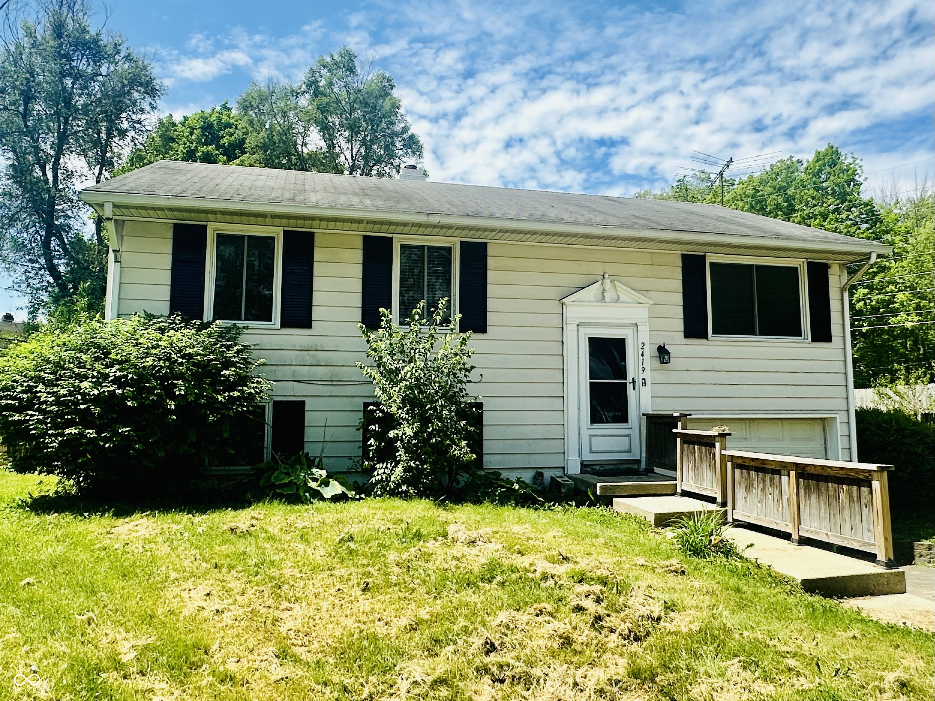 2419 Tamarack Place