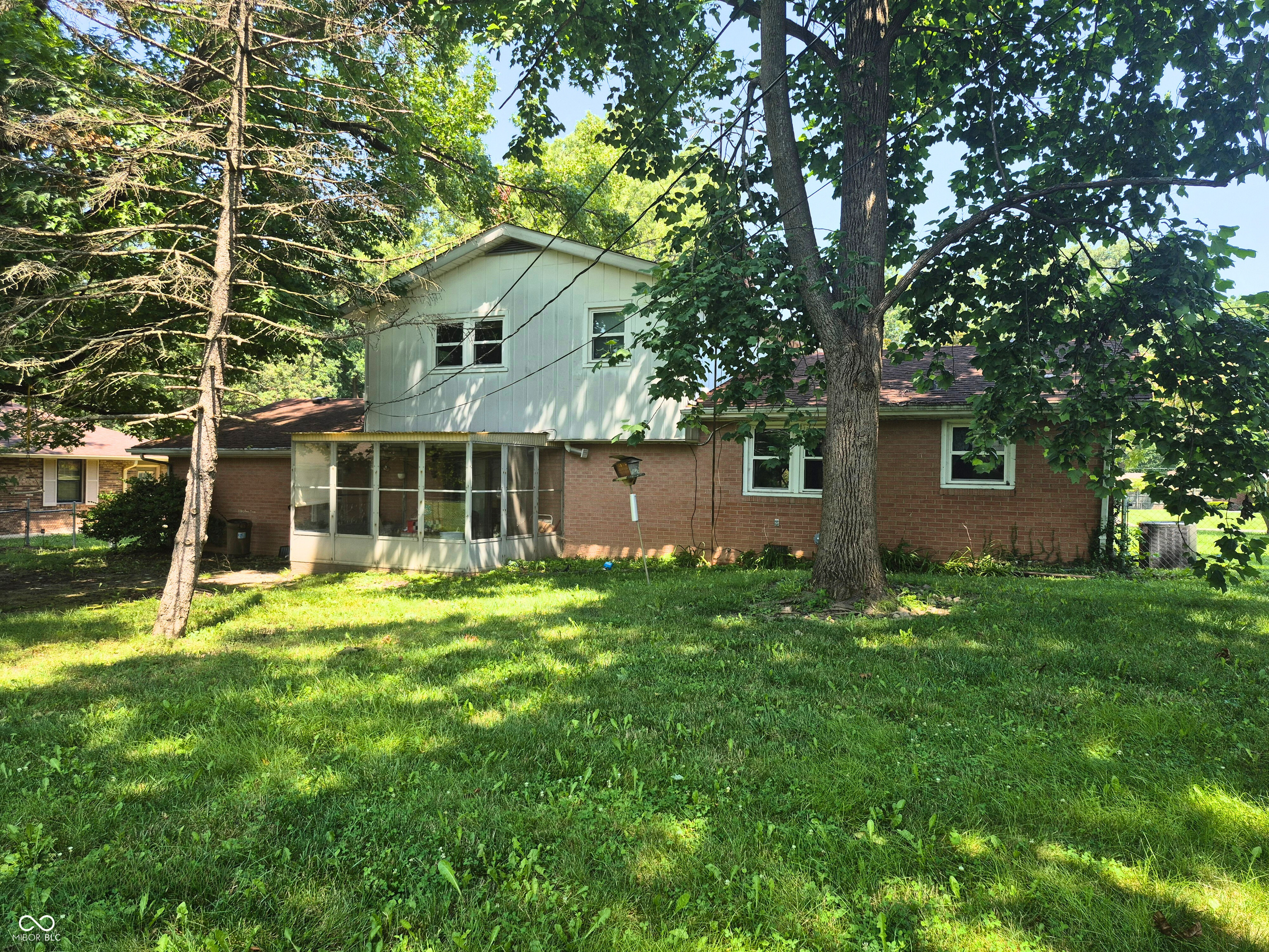 2325 Oakwood Drive